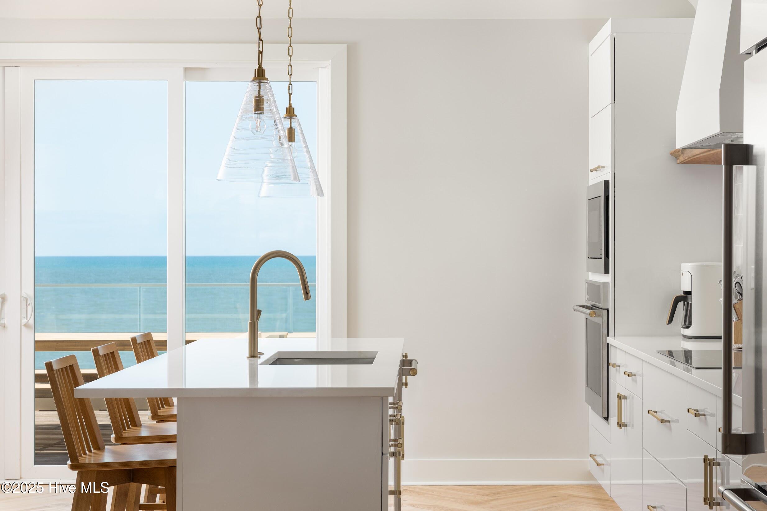 100503117 | Photo 15