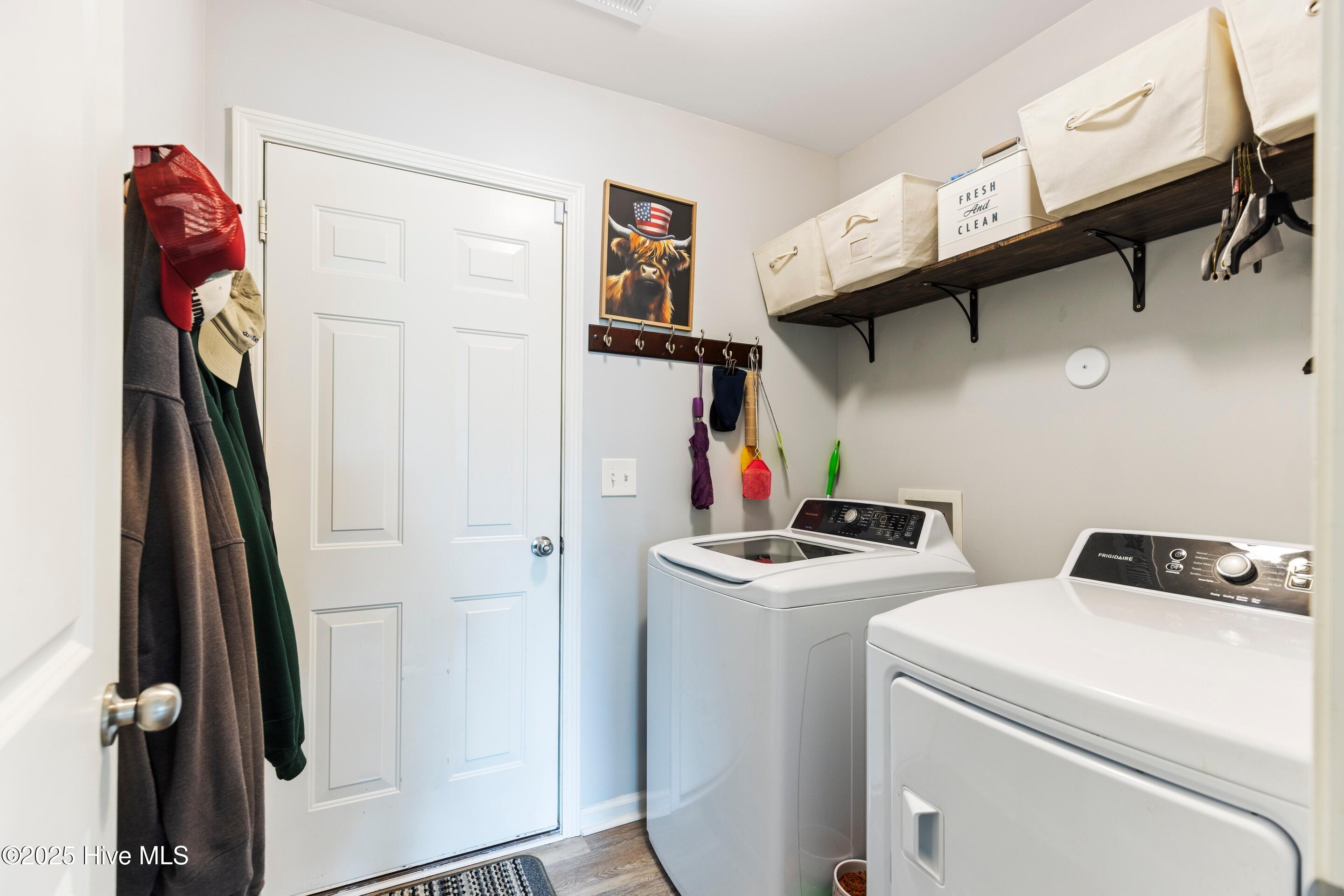 100527651 | Photo 30