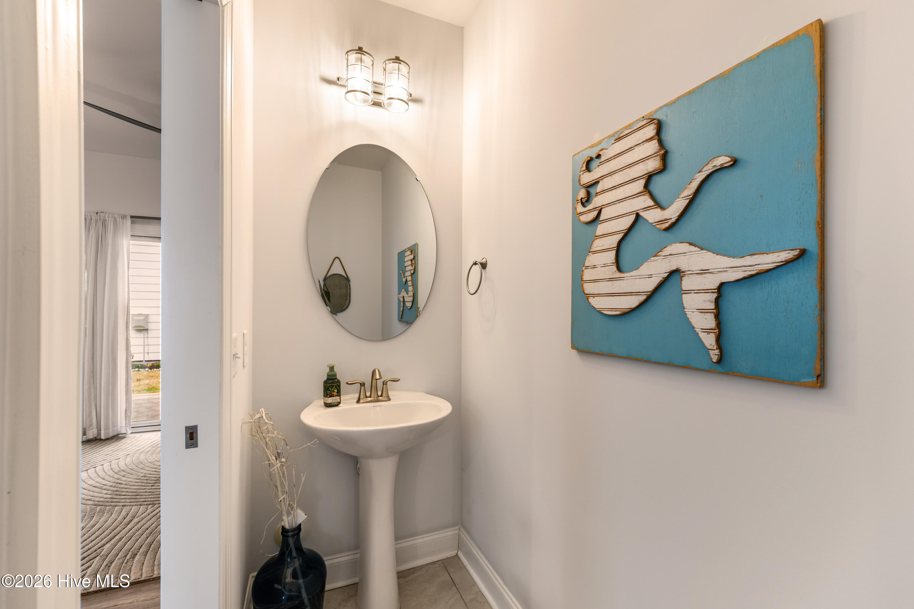 100558472 | Photo 16