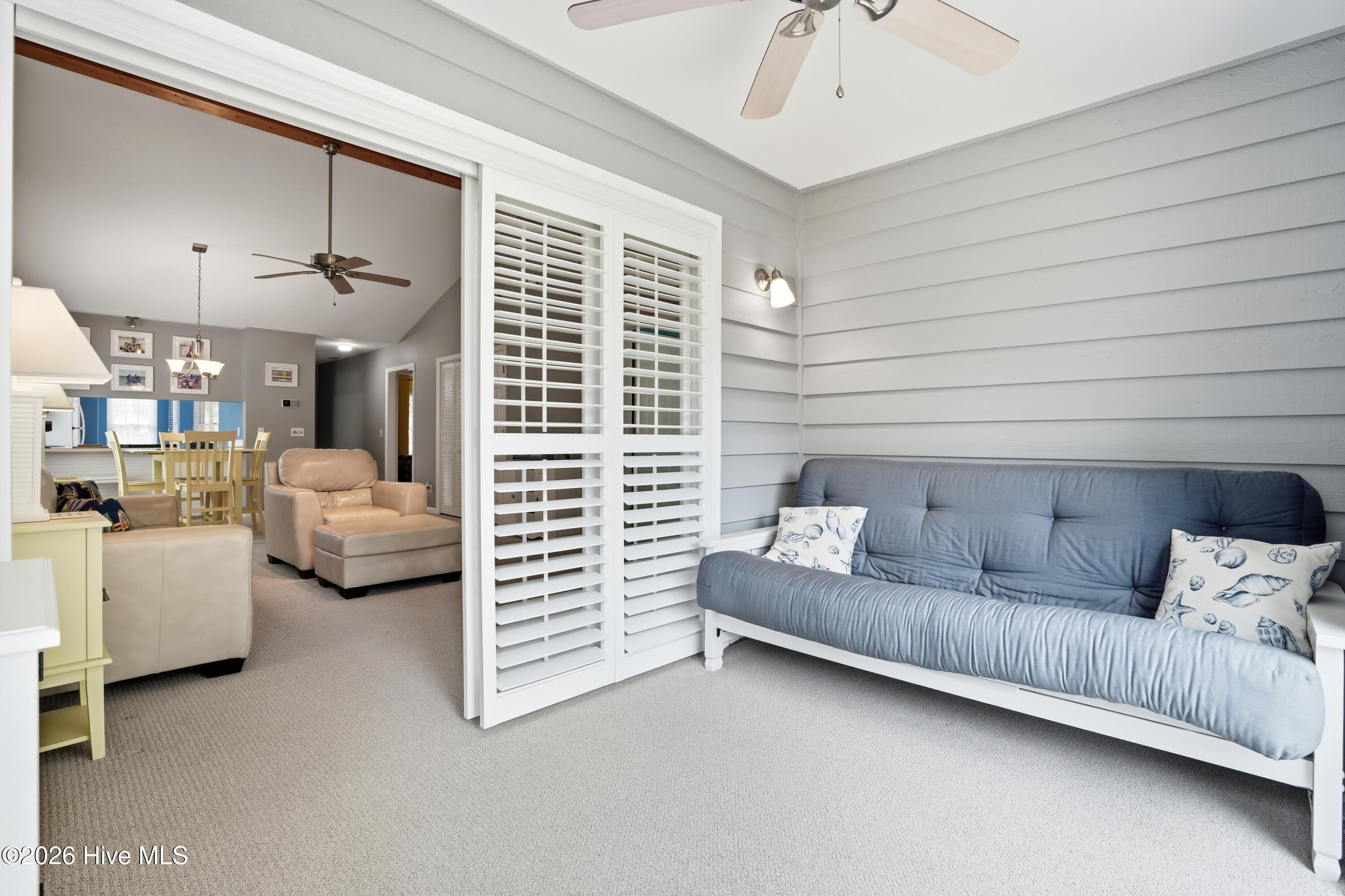 100556629 | Photo 24