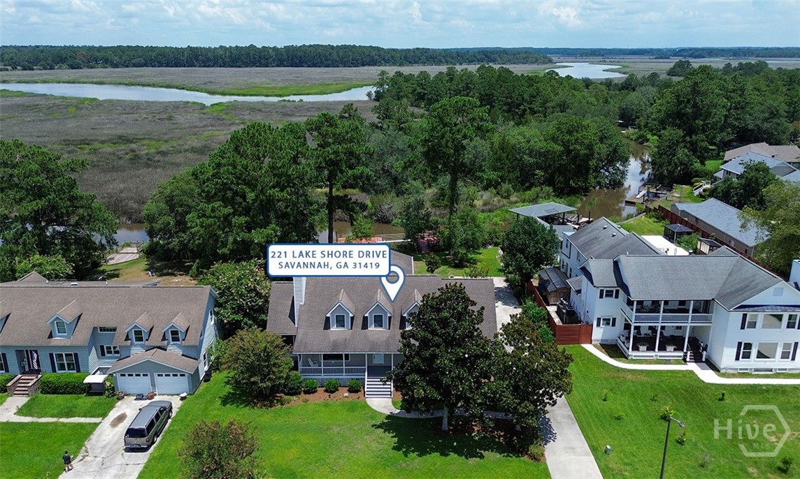 221 Lakeshore Drive