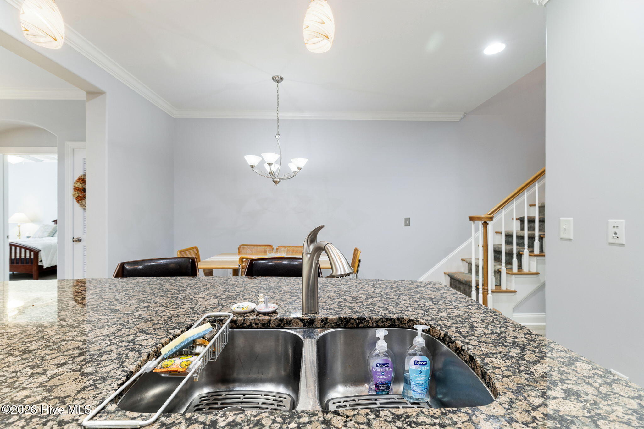 100551308 | Photo 10