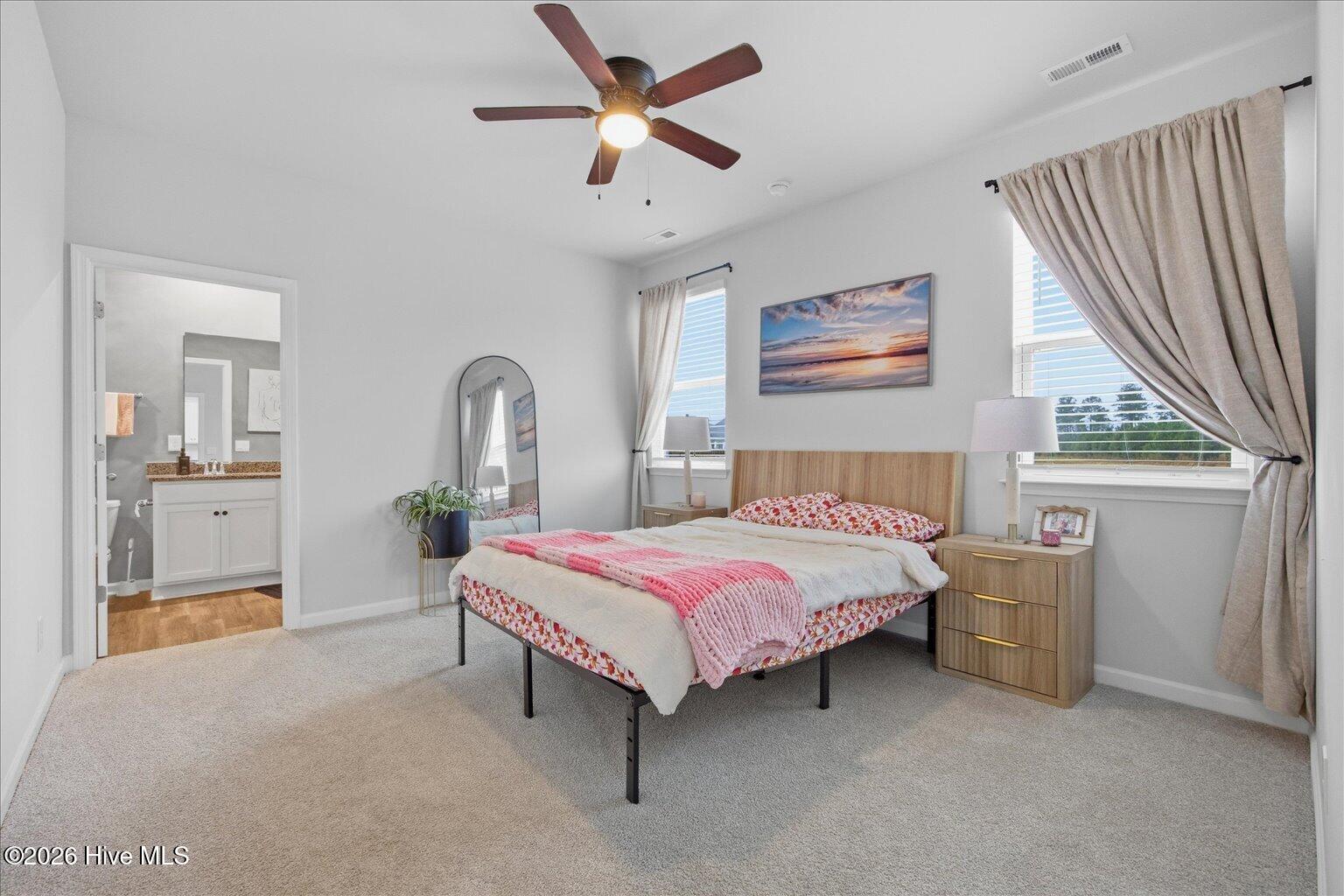 100557275 | Photo 12