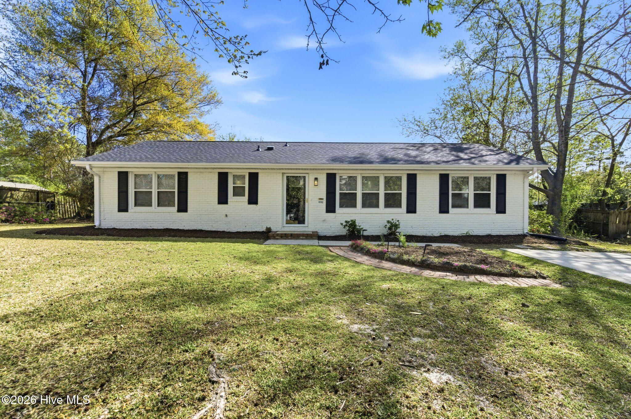 100564209 | Photo 44