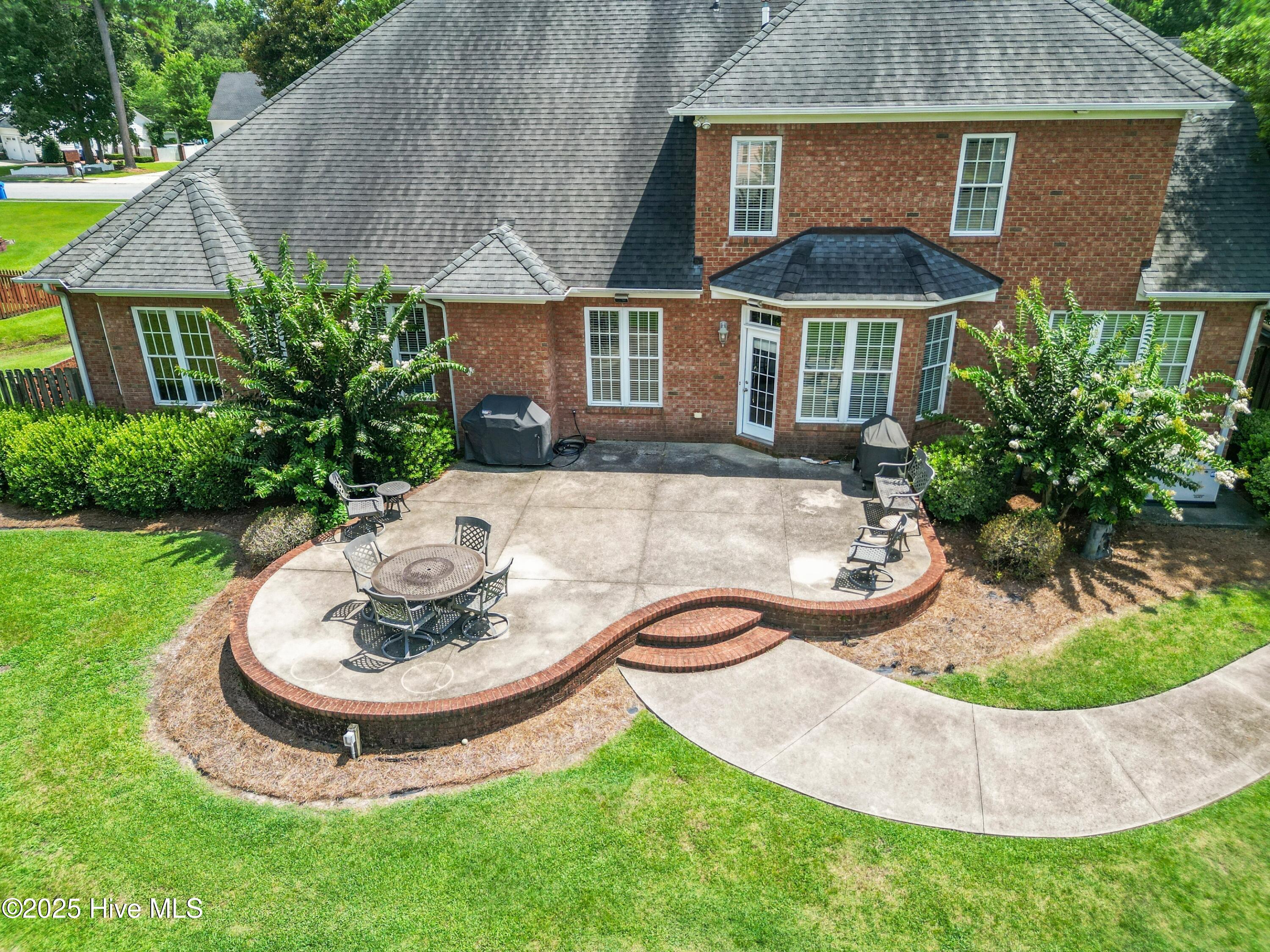 100518438 | Photo 63