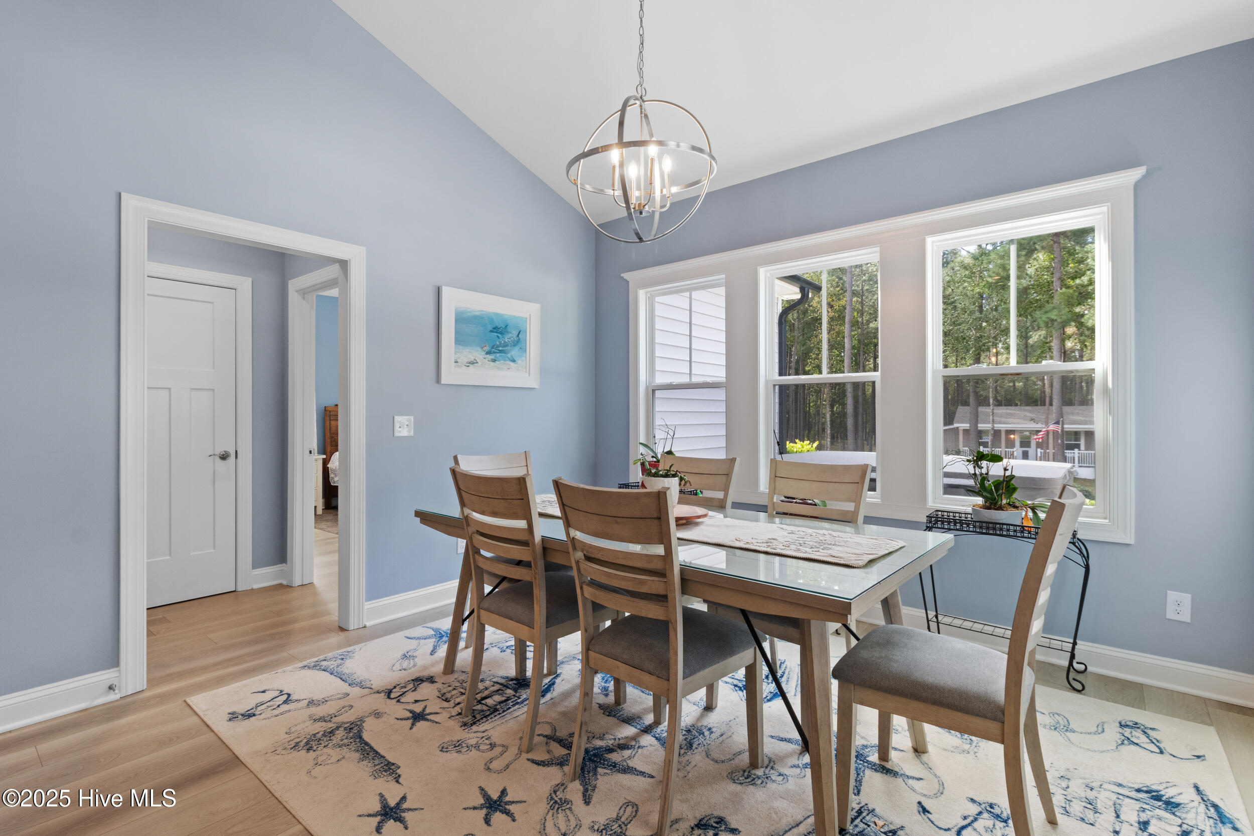 100536261 | Photo 12