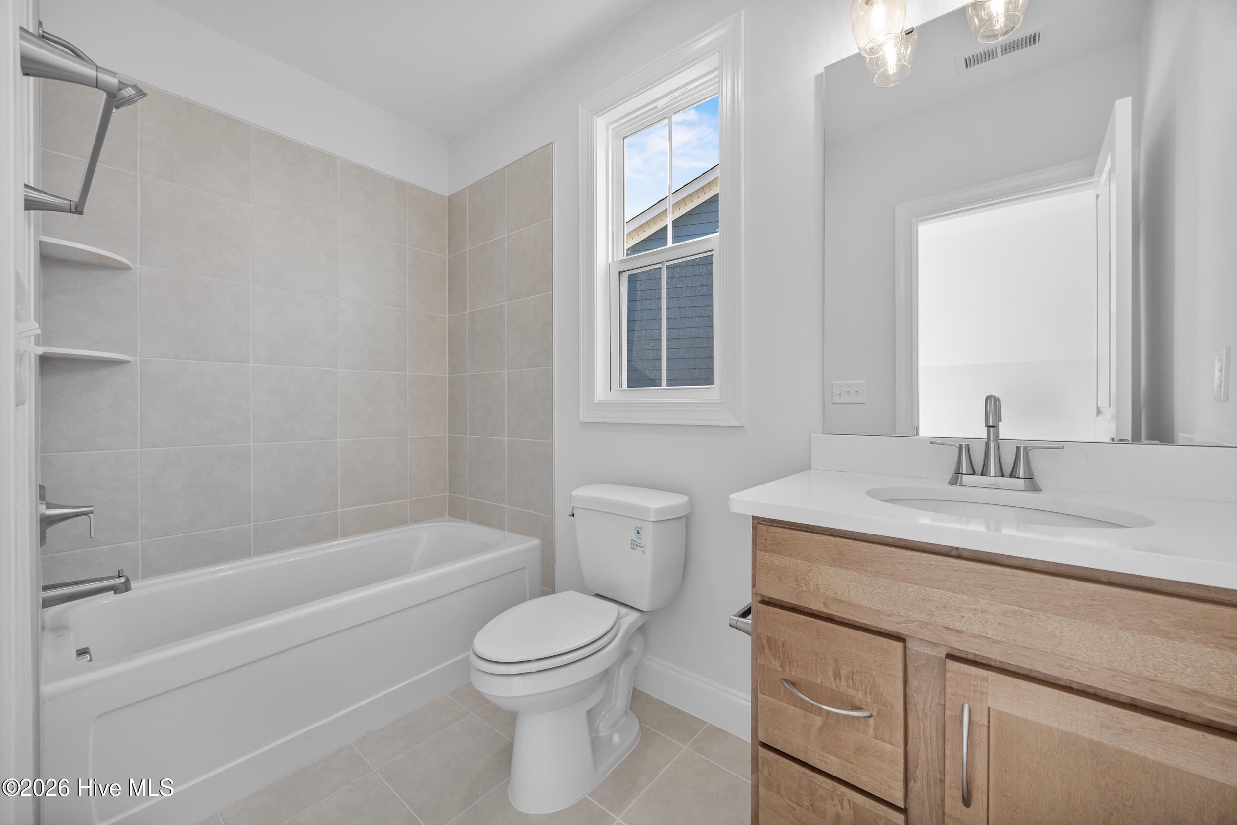 100527053 | Photo 40