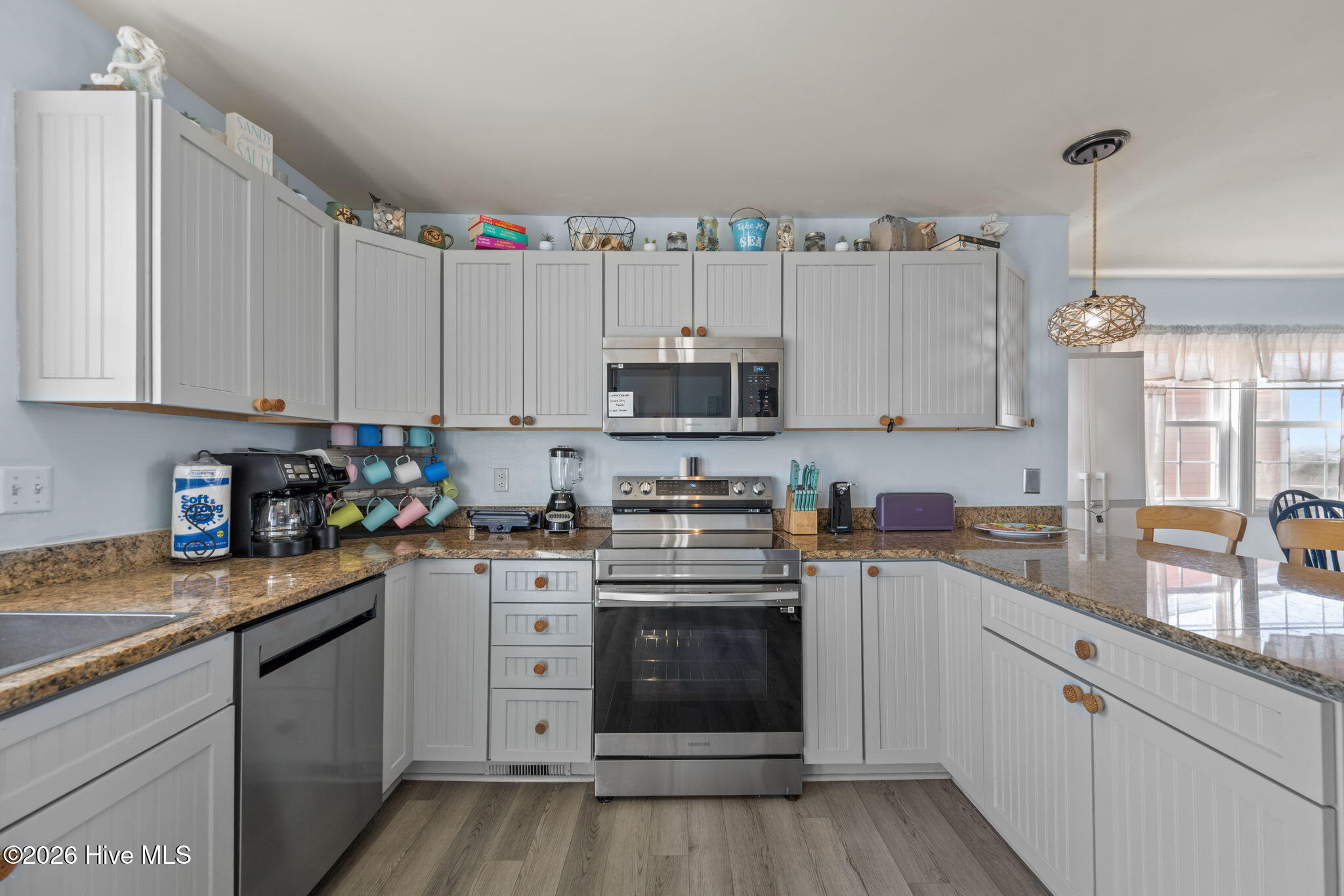 100560162 | Photo 20