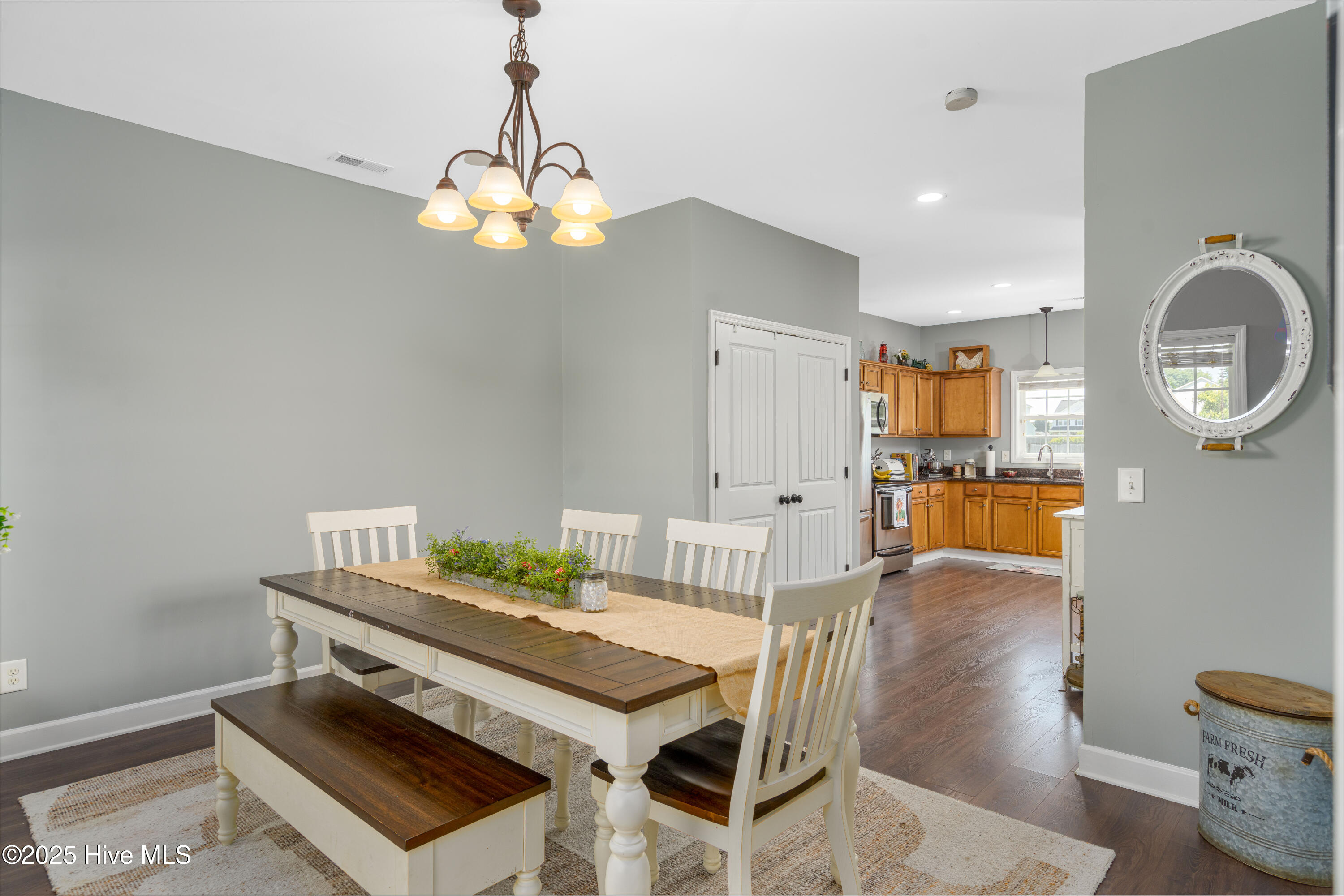 100495795 | Photo 47