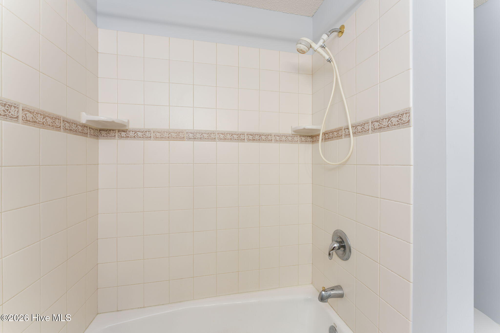 100552056 | Photo 41