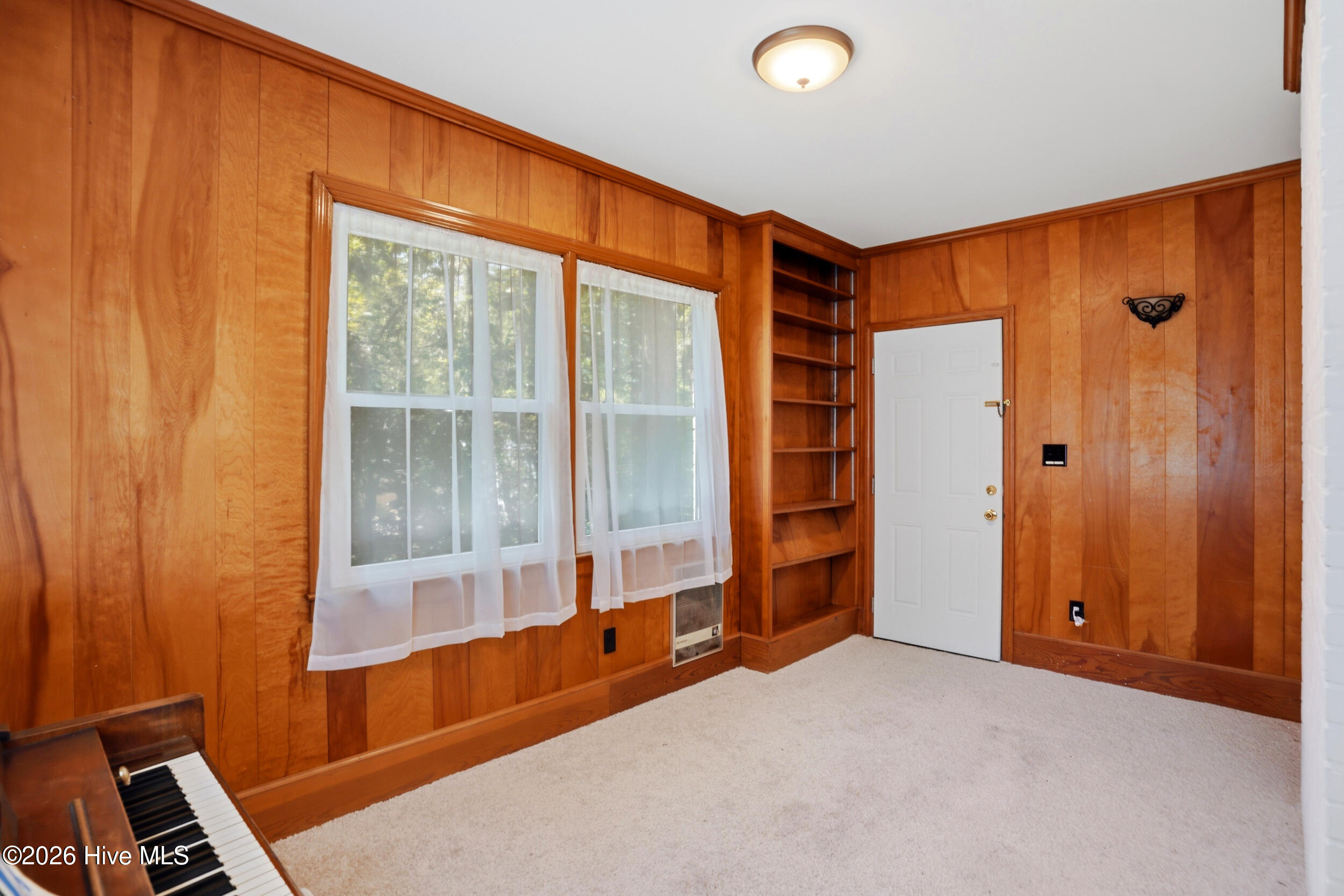 100566091 | Photo 26