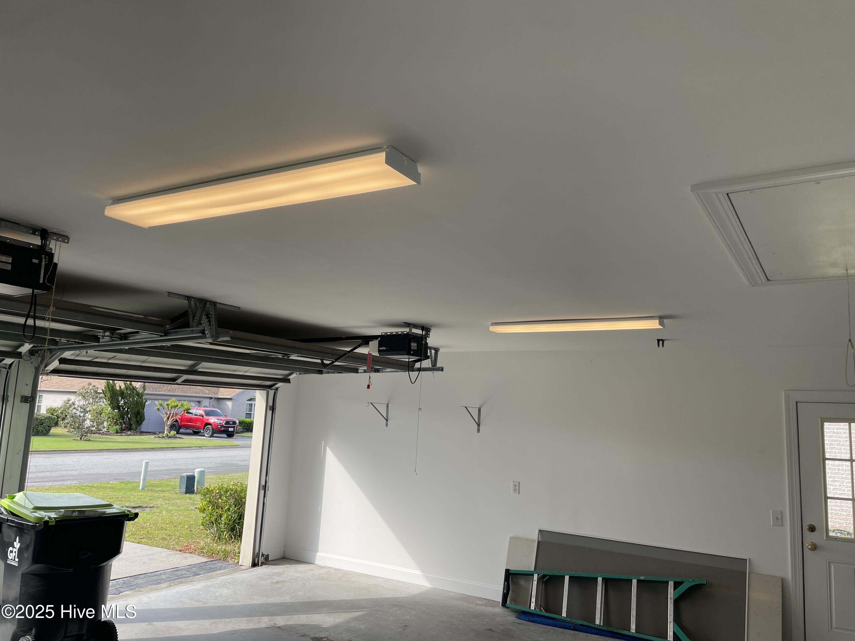 100547248 | Photo 24