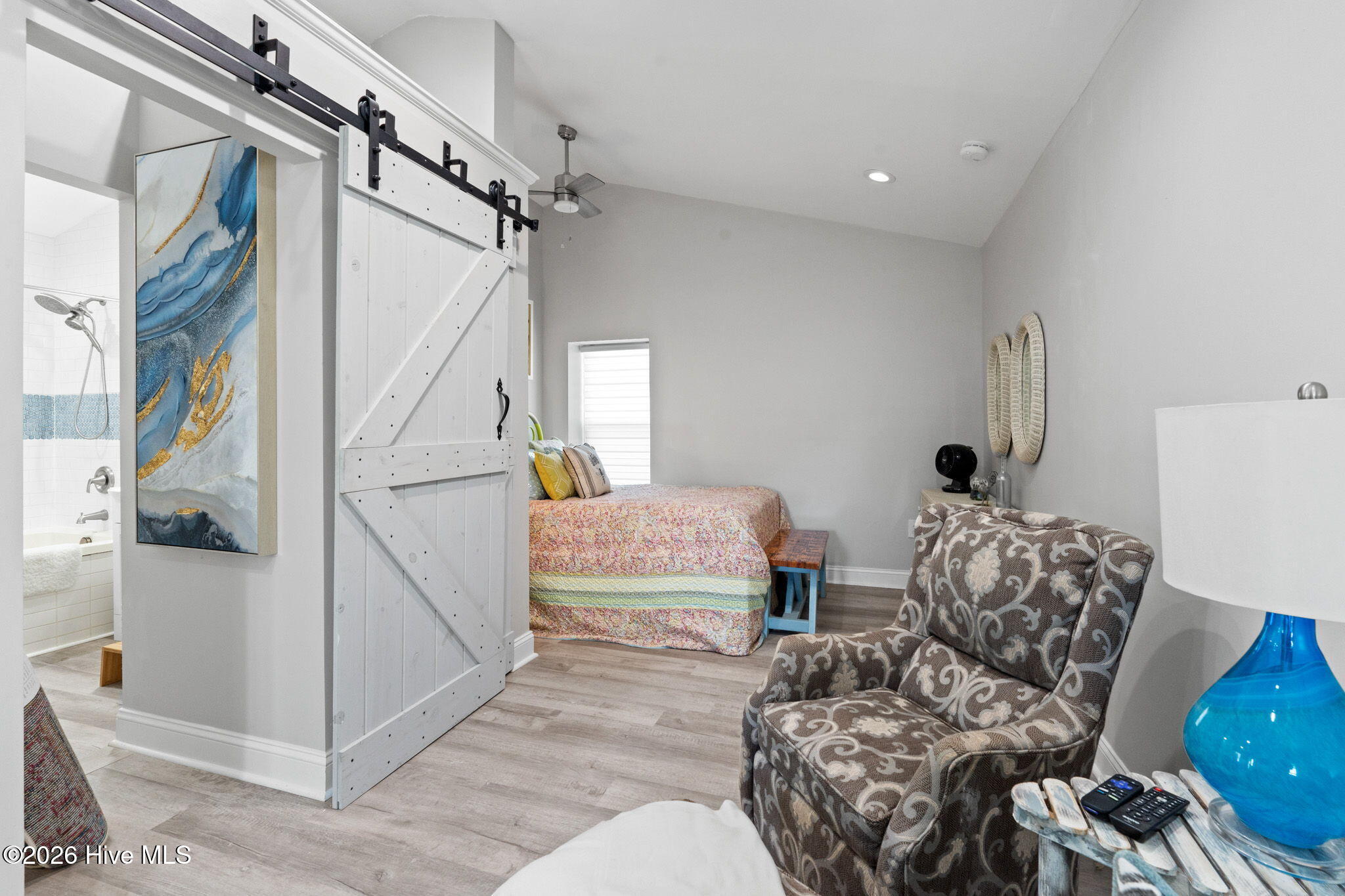 100564340 | Photo 37