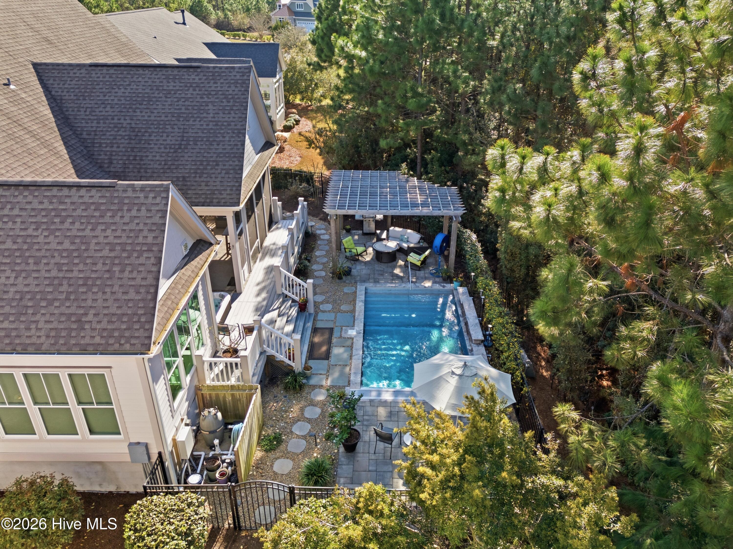 100560697 | Photo 84