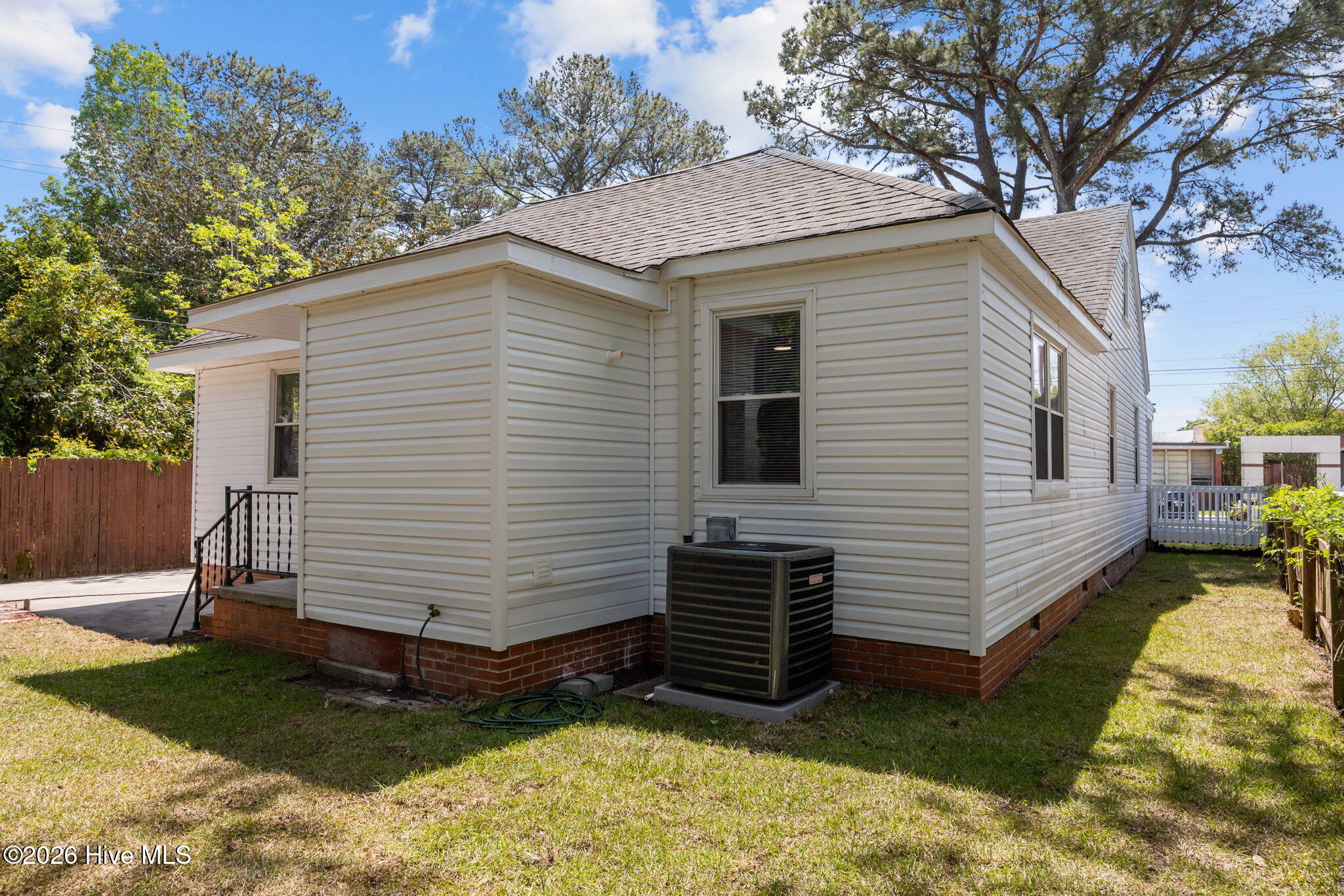 100568668 | Photo 11