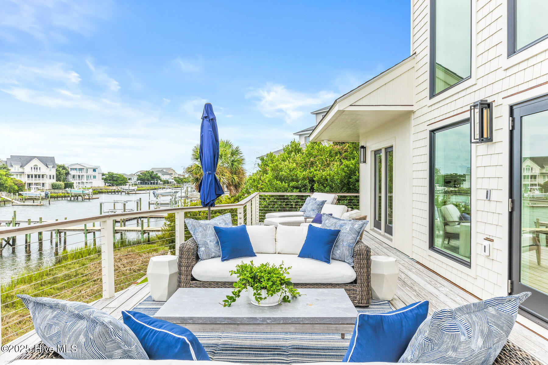 100530519 | Photo 56