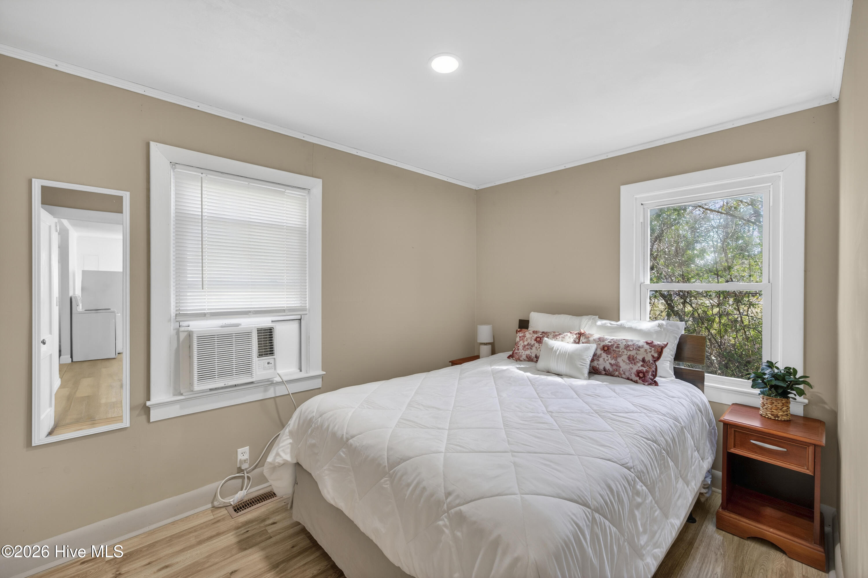 100556676 | Photo 23