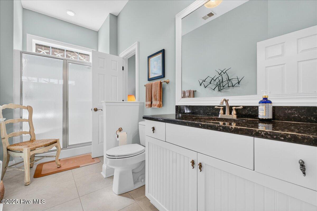 100540380 | Photo 40