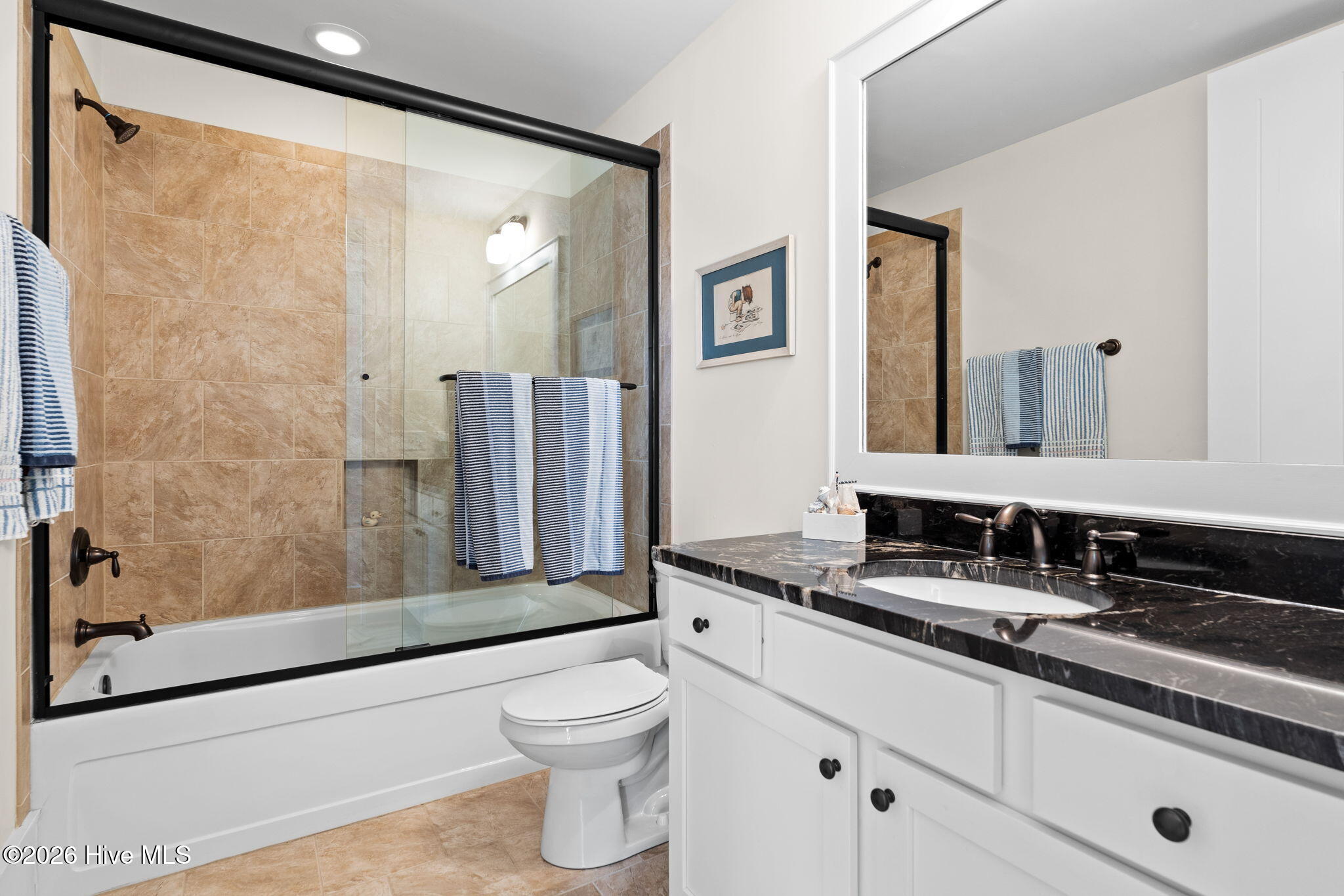 100563236 | Photo 30