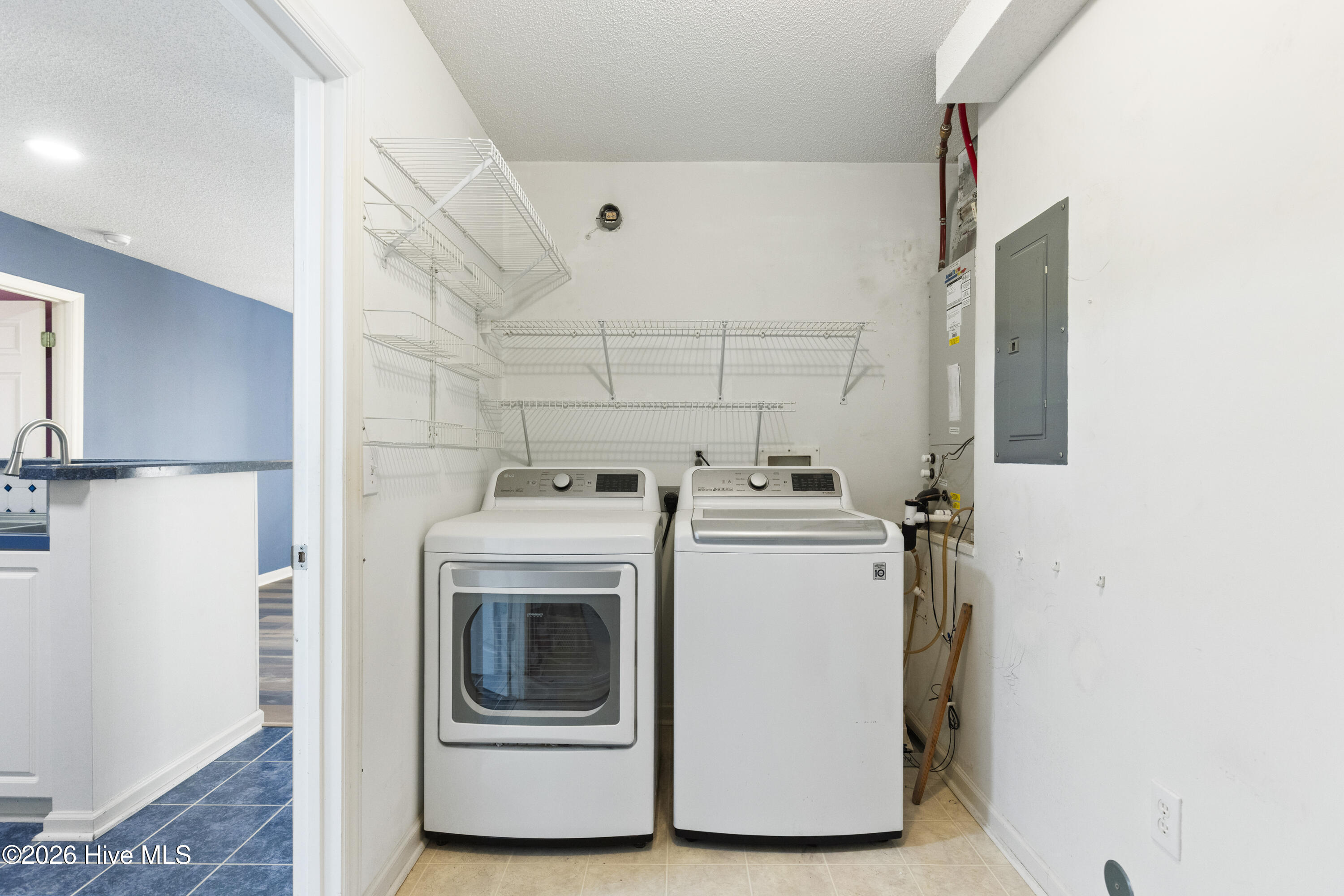 100548408 | Photo 16