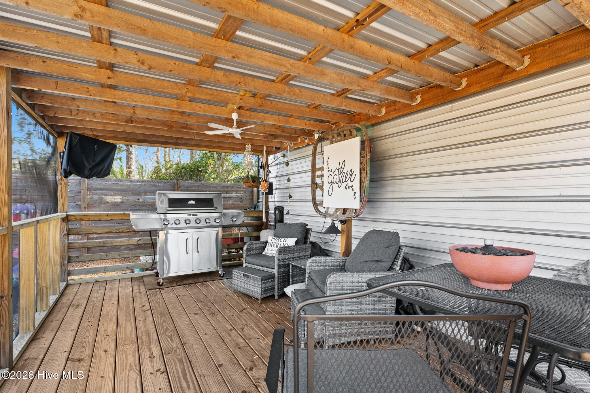 100557943 | Photo 41