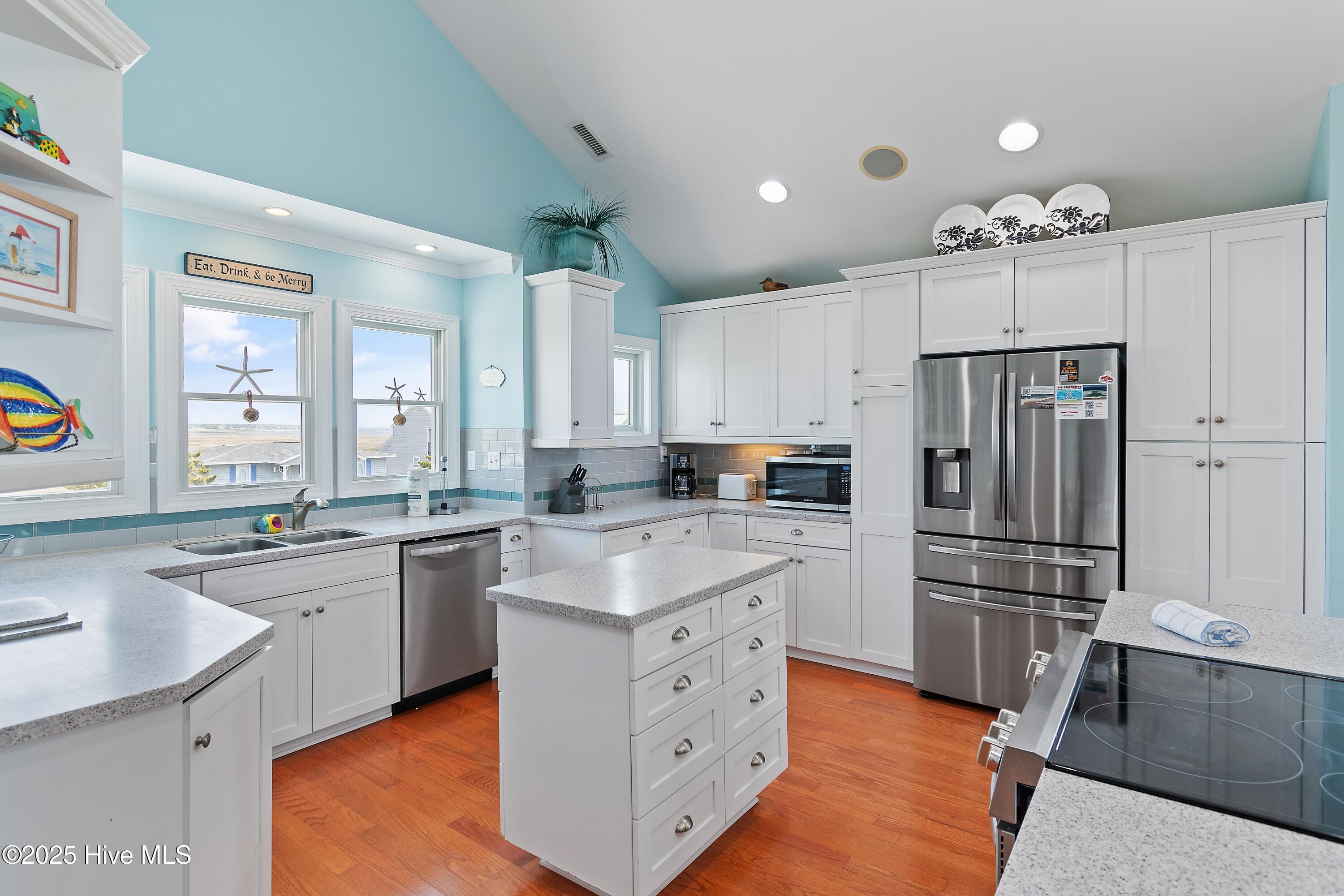 100504065 | Photo 36