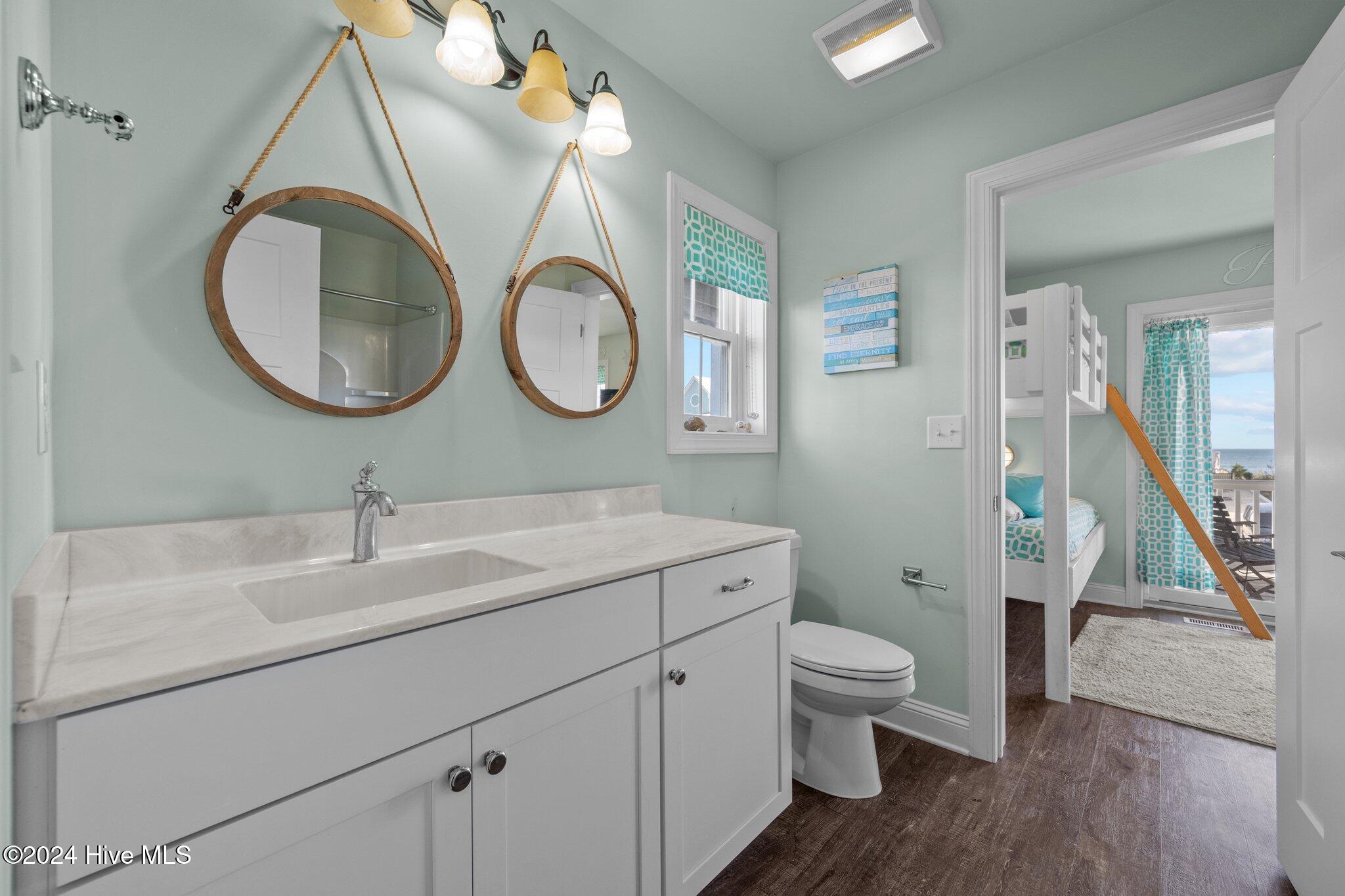 100474737 | Photo 32