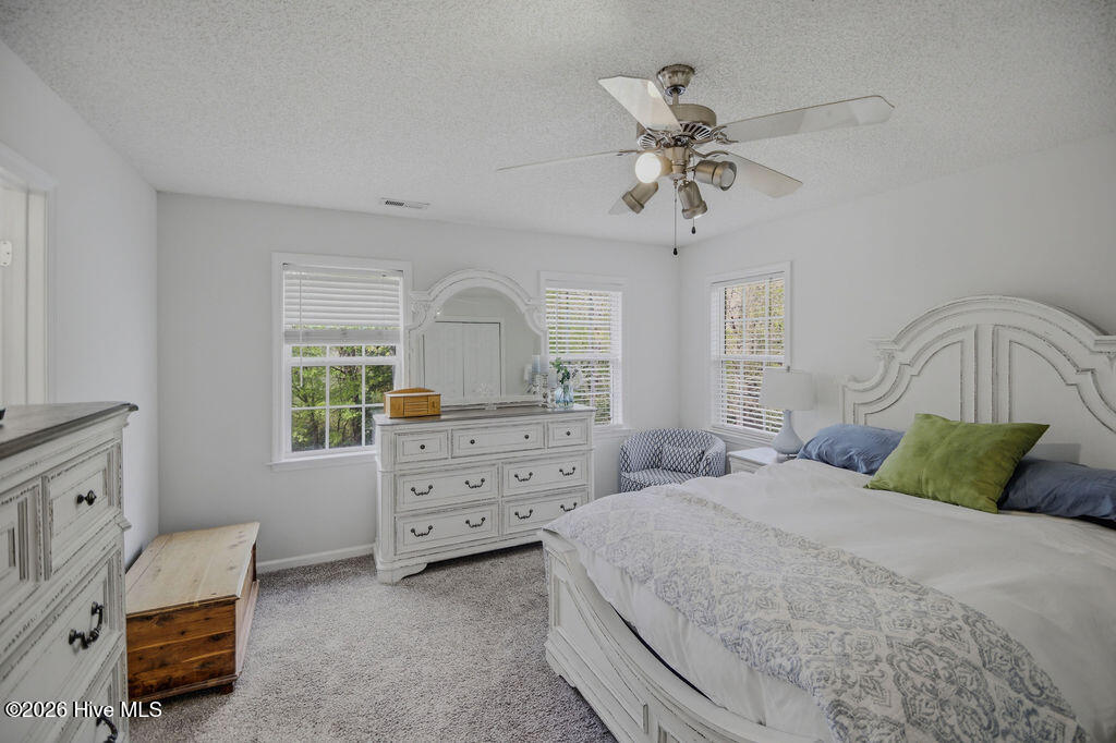 100565606 | Photo 47