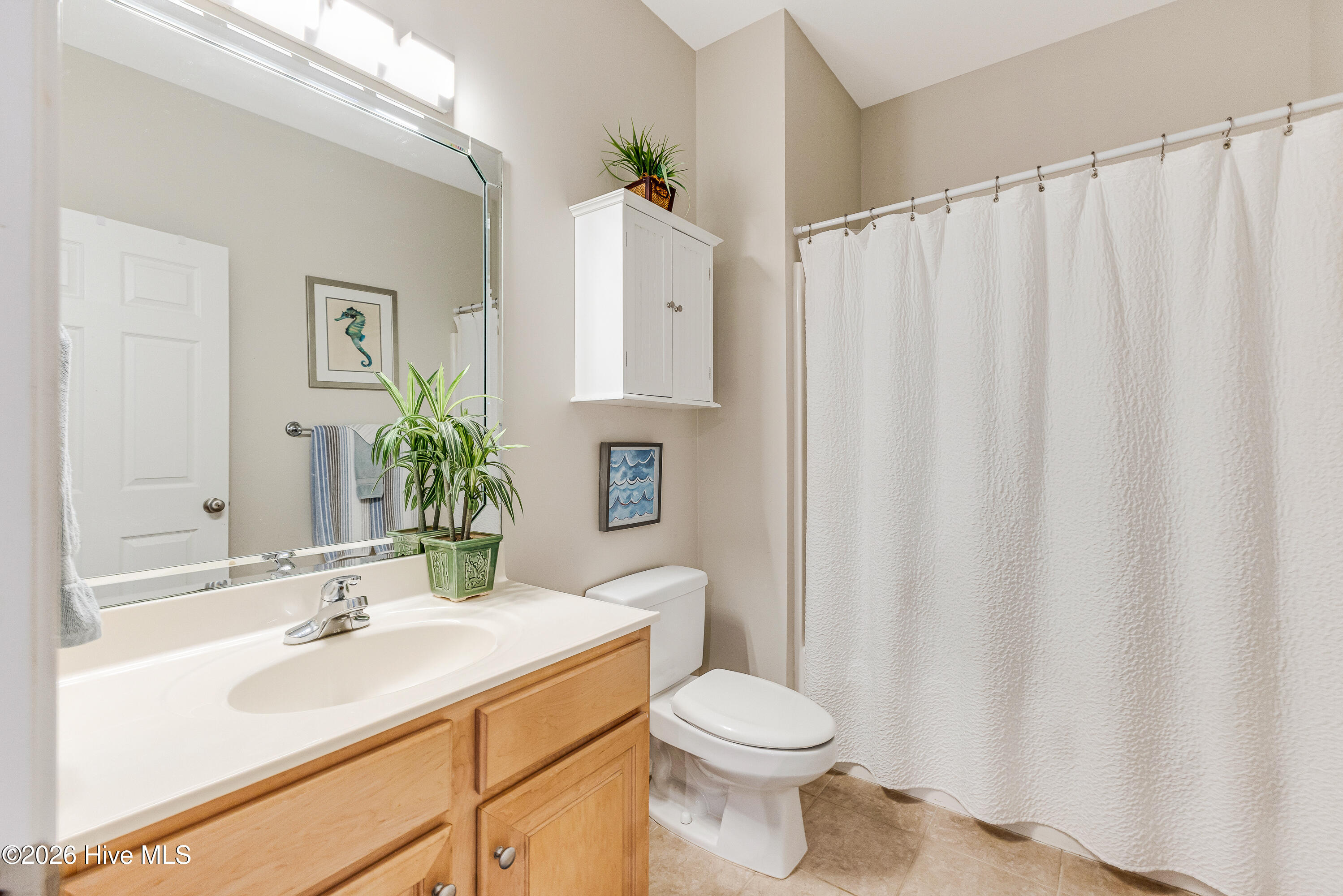 100561043 | Photo 35