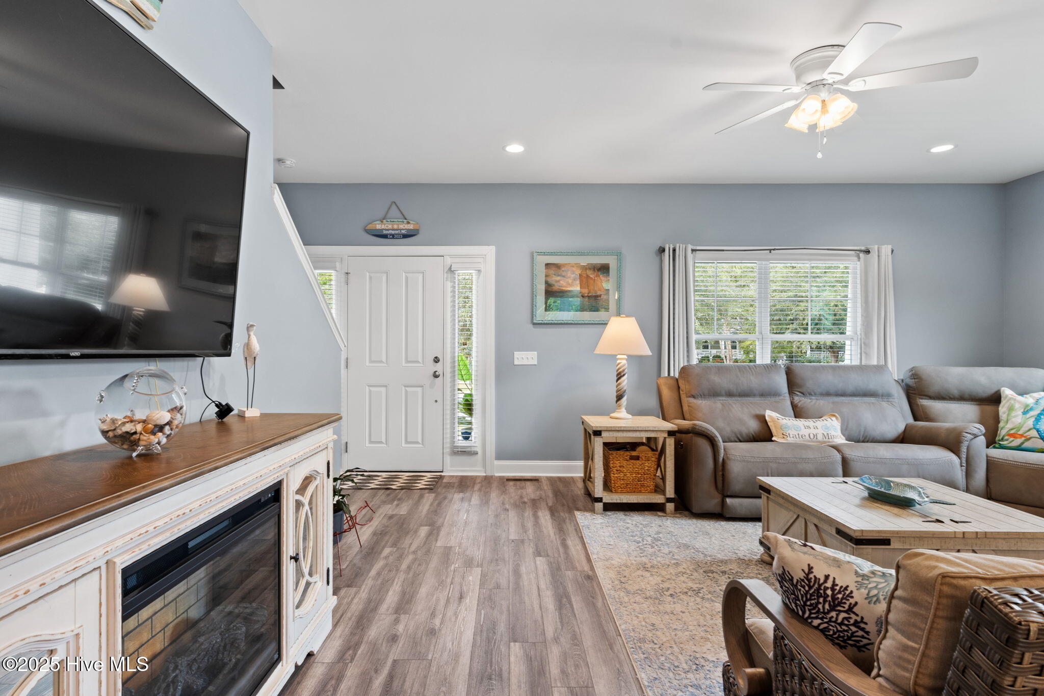 100530227 | Photo 27