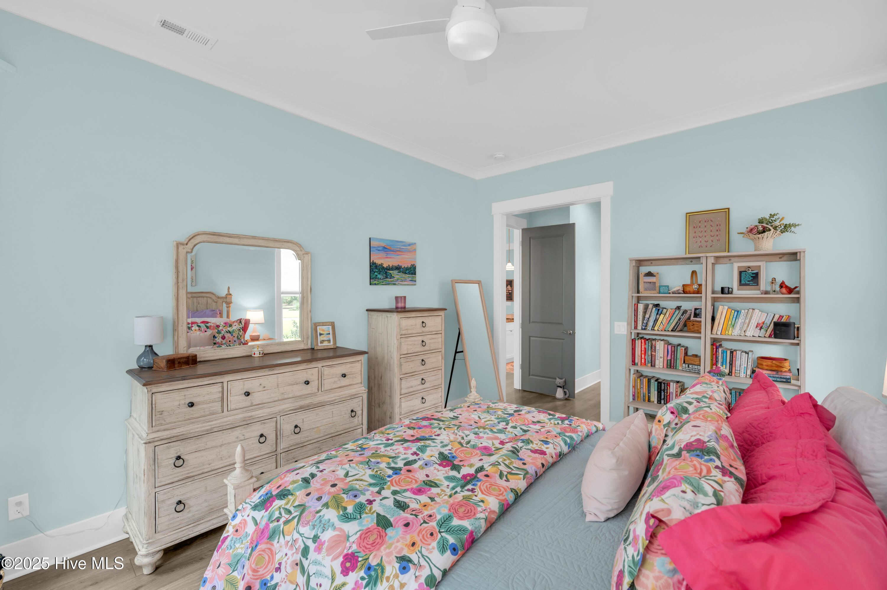 100528292 | Photo 18