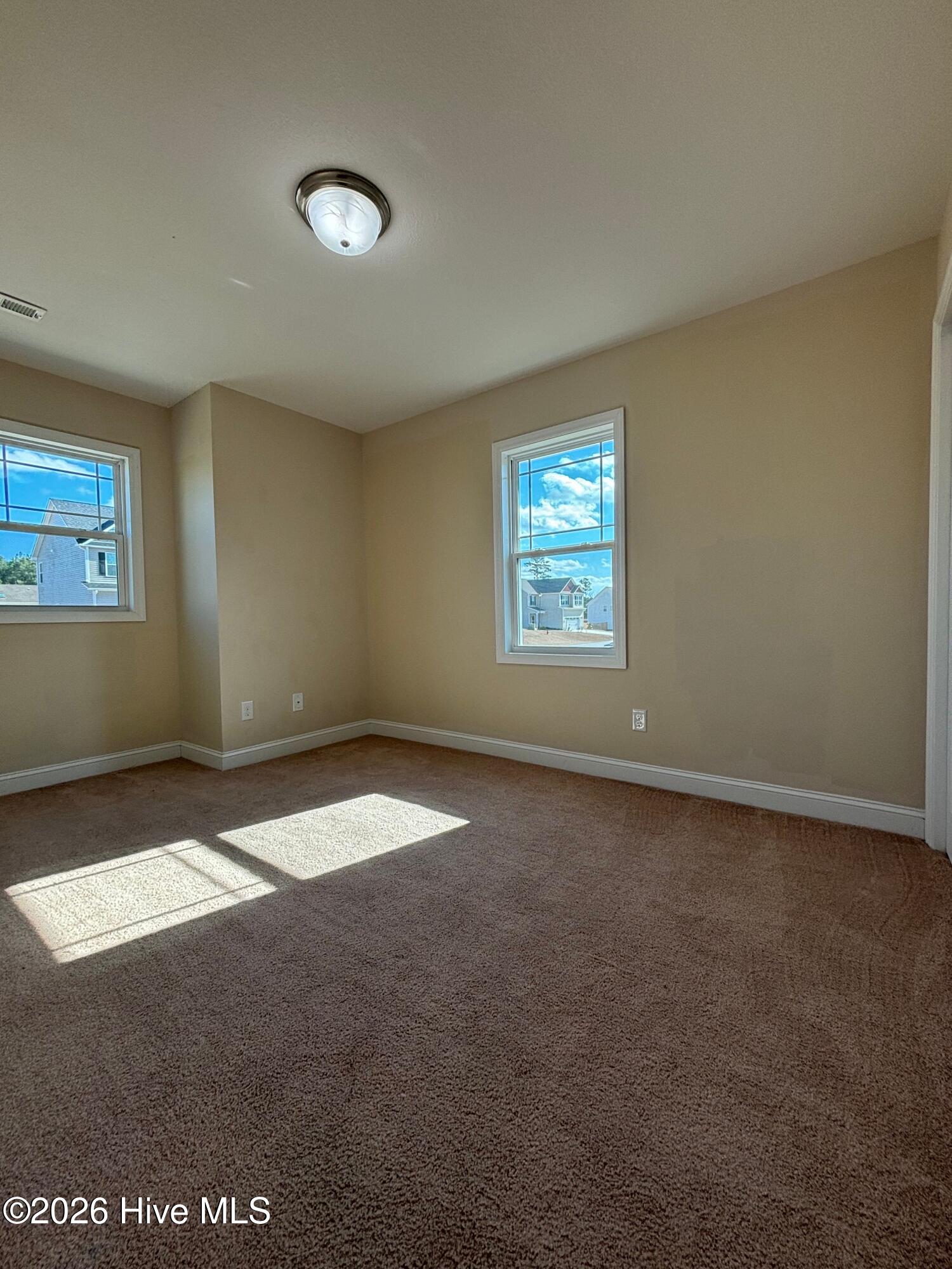 100557628 | Photo 29