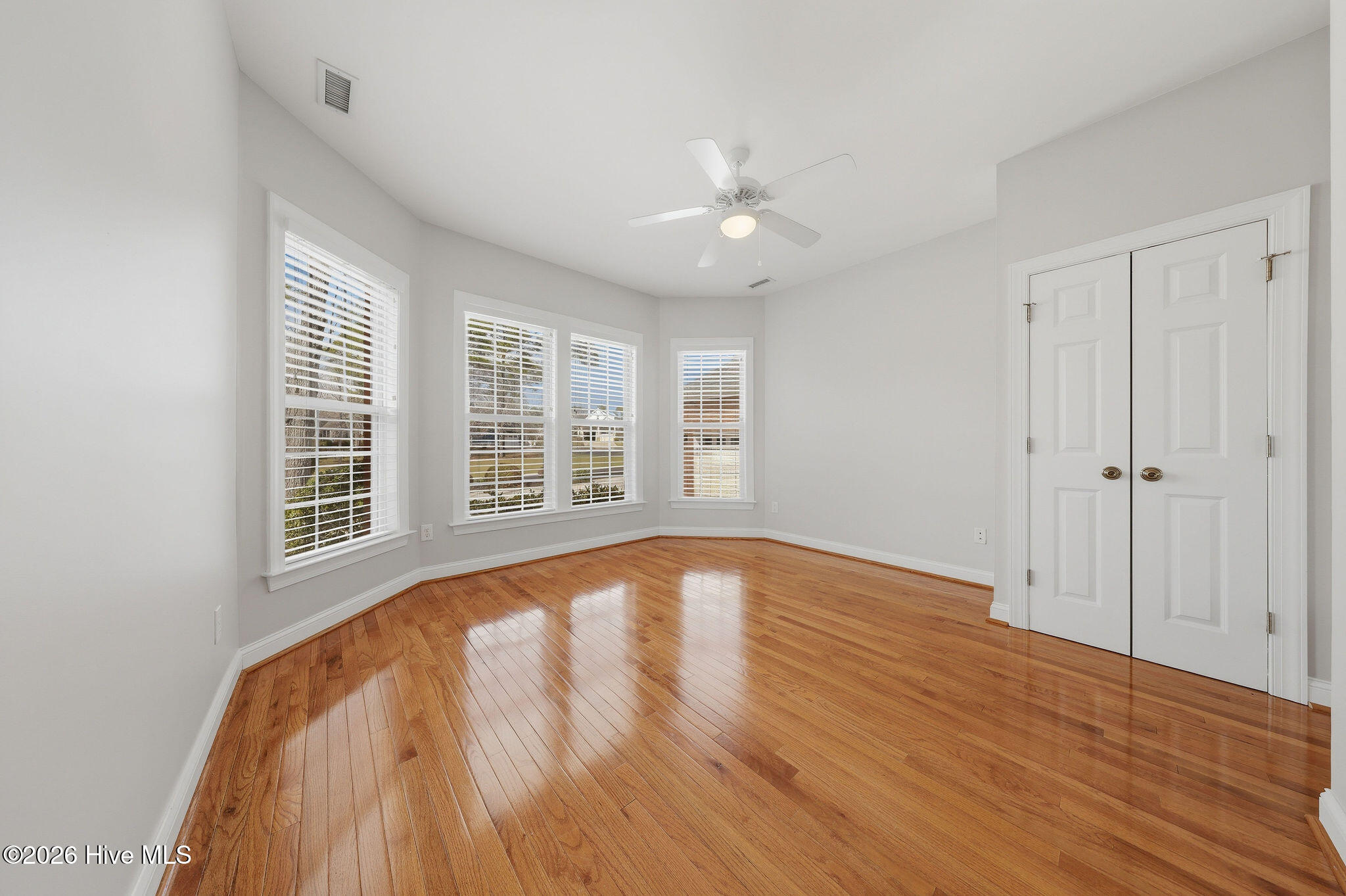 100560858 | Photo 42