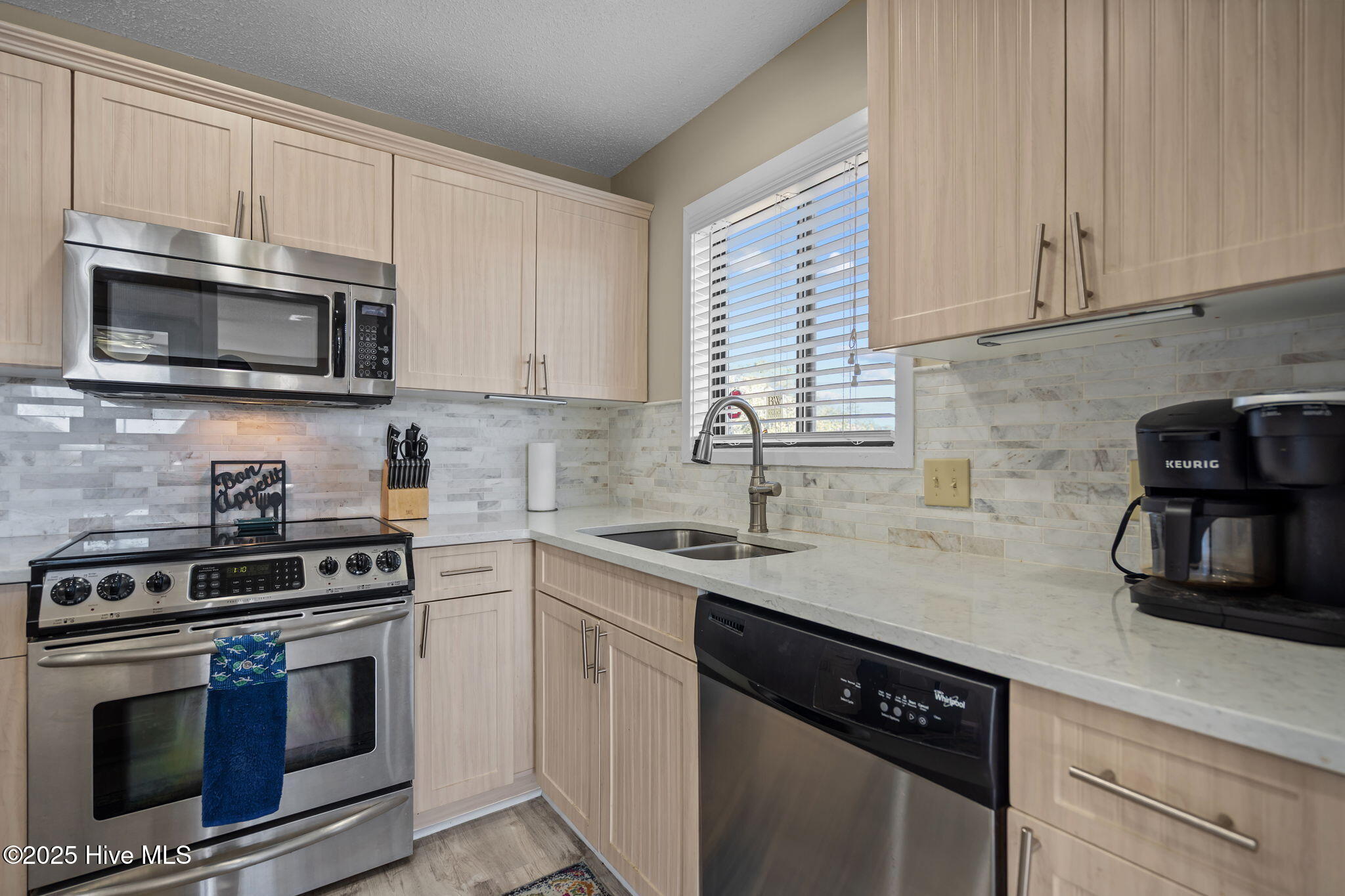 100541218 | Photo 14