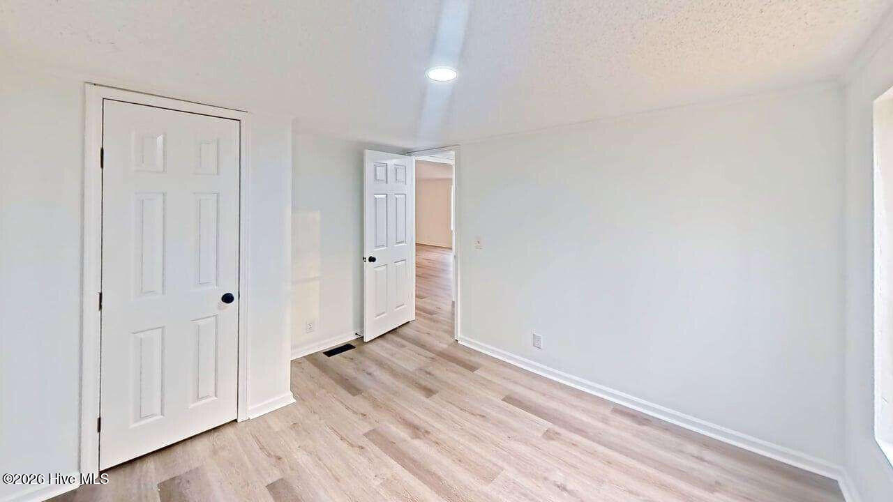 100554410 | Photo 17