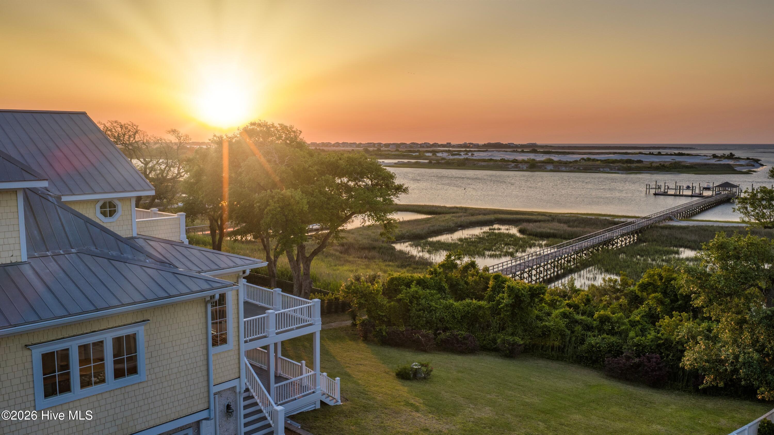 100569484 | Photo 99