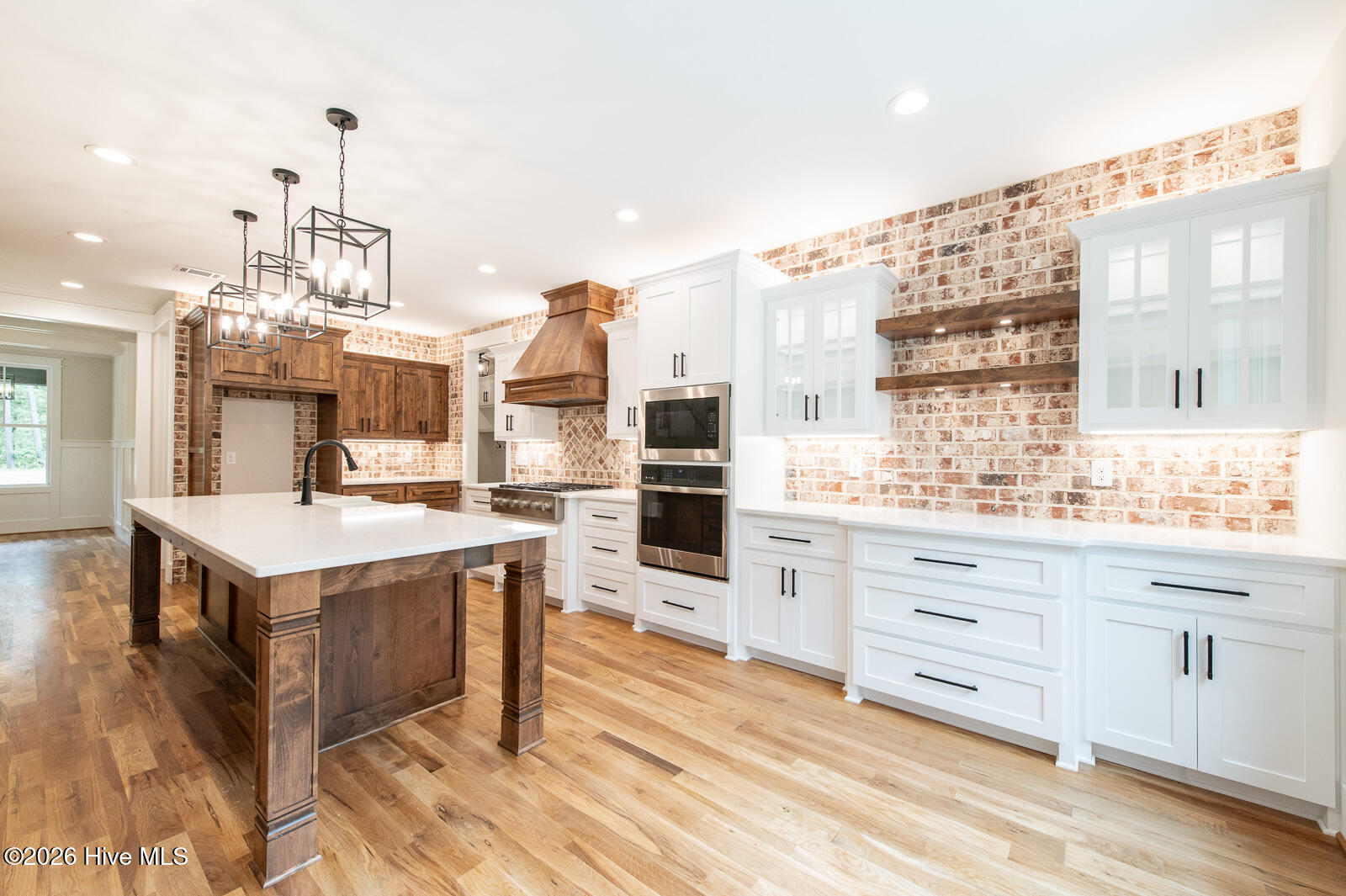 Ample Cabinet Space!