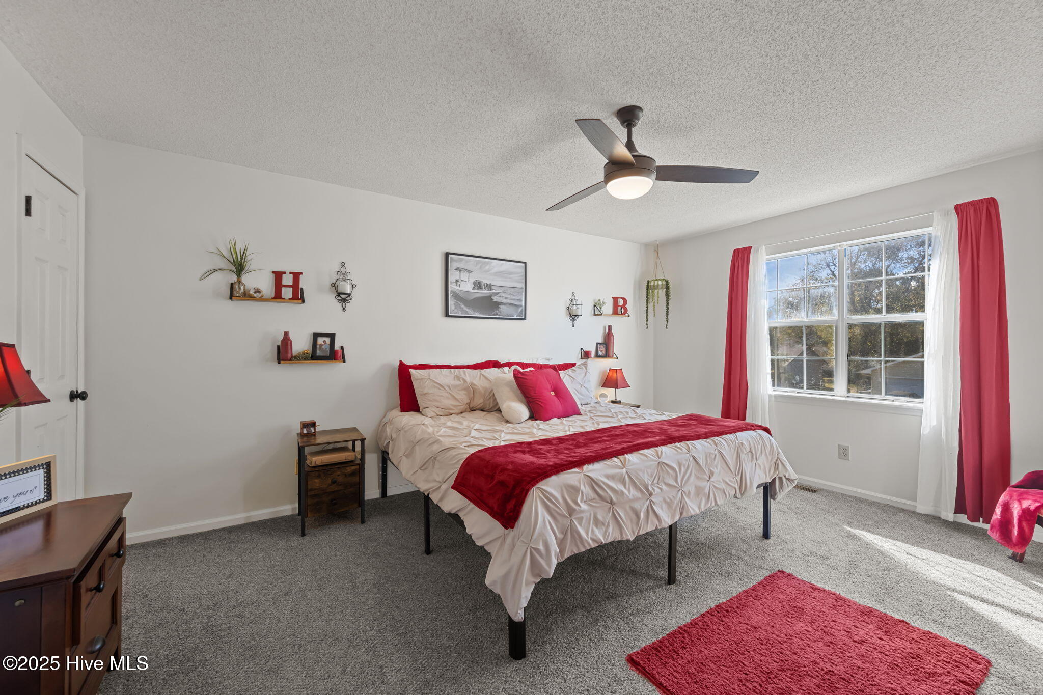 100539001 | Photo 22