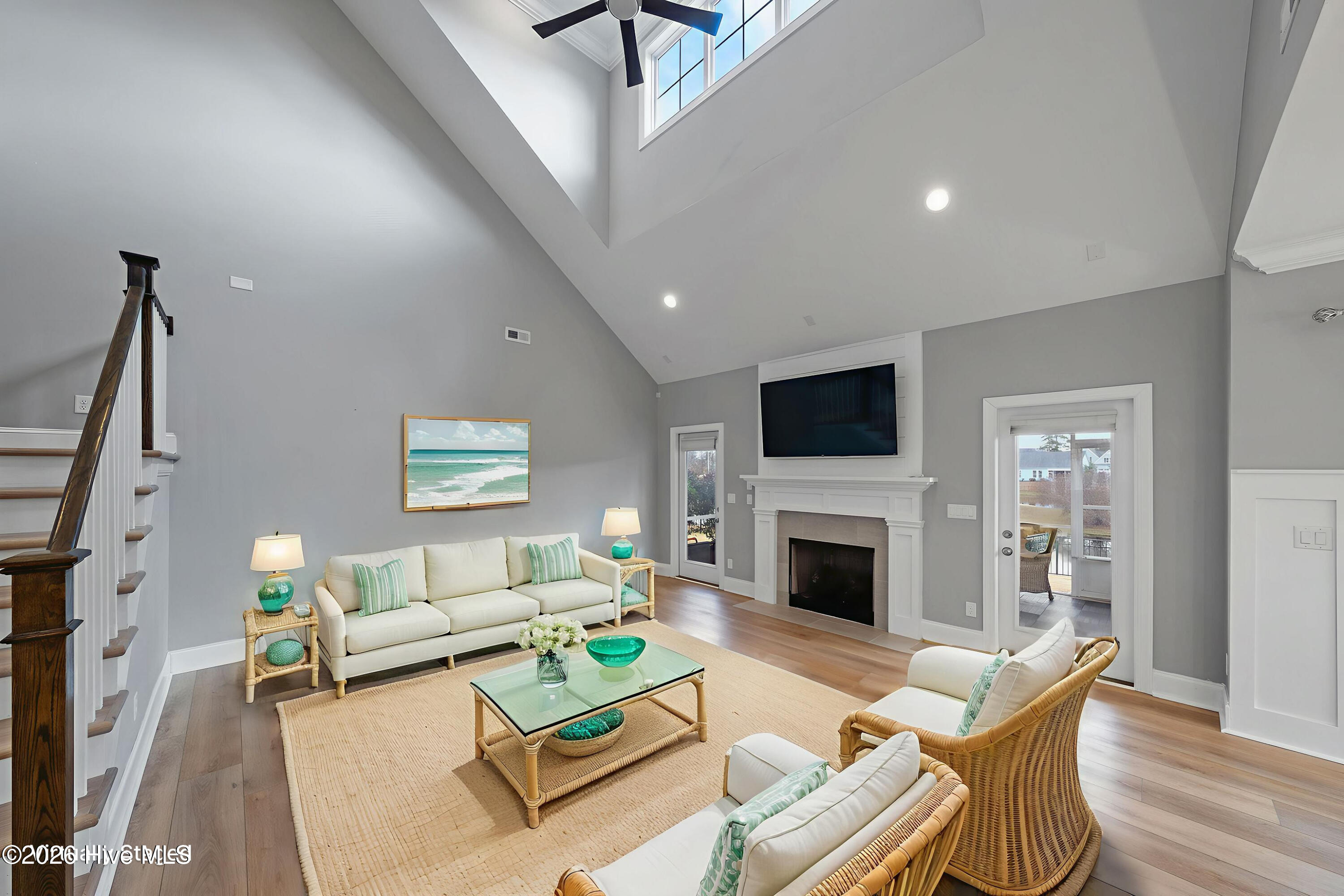 100544124 | Photo 25