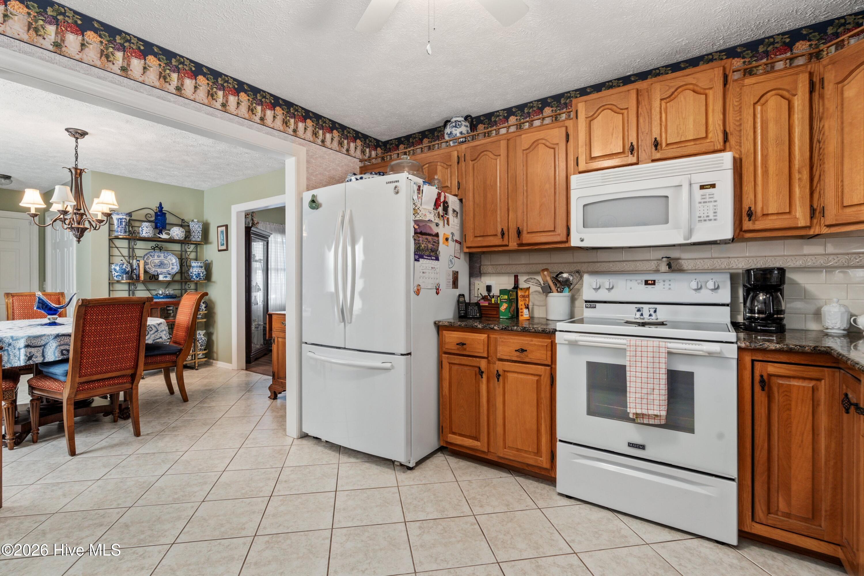 100555130 | Photo 12