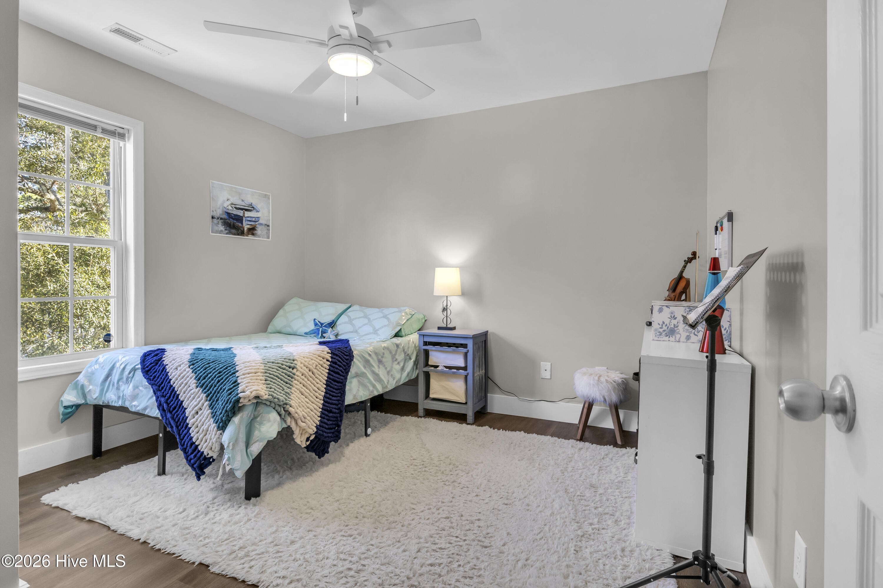 100561178 | Photo 26