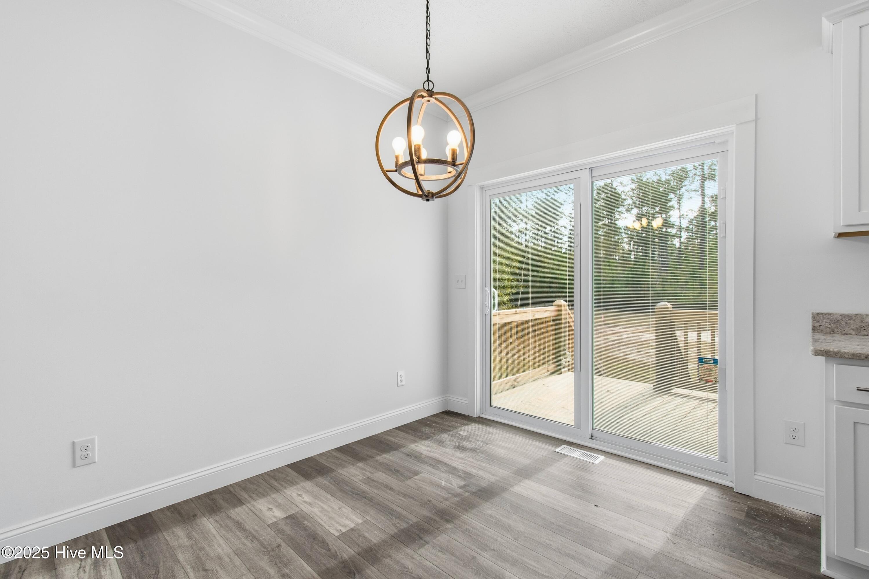 100544573 | Photo 15