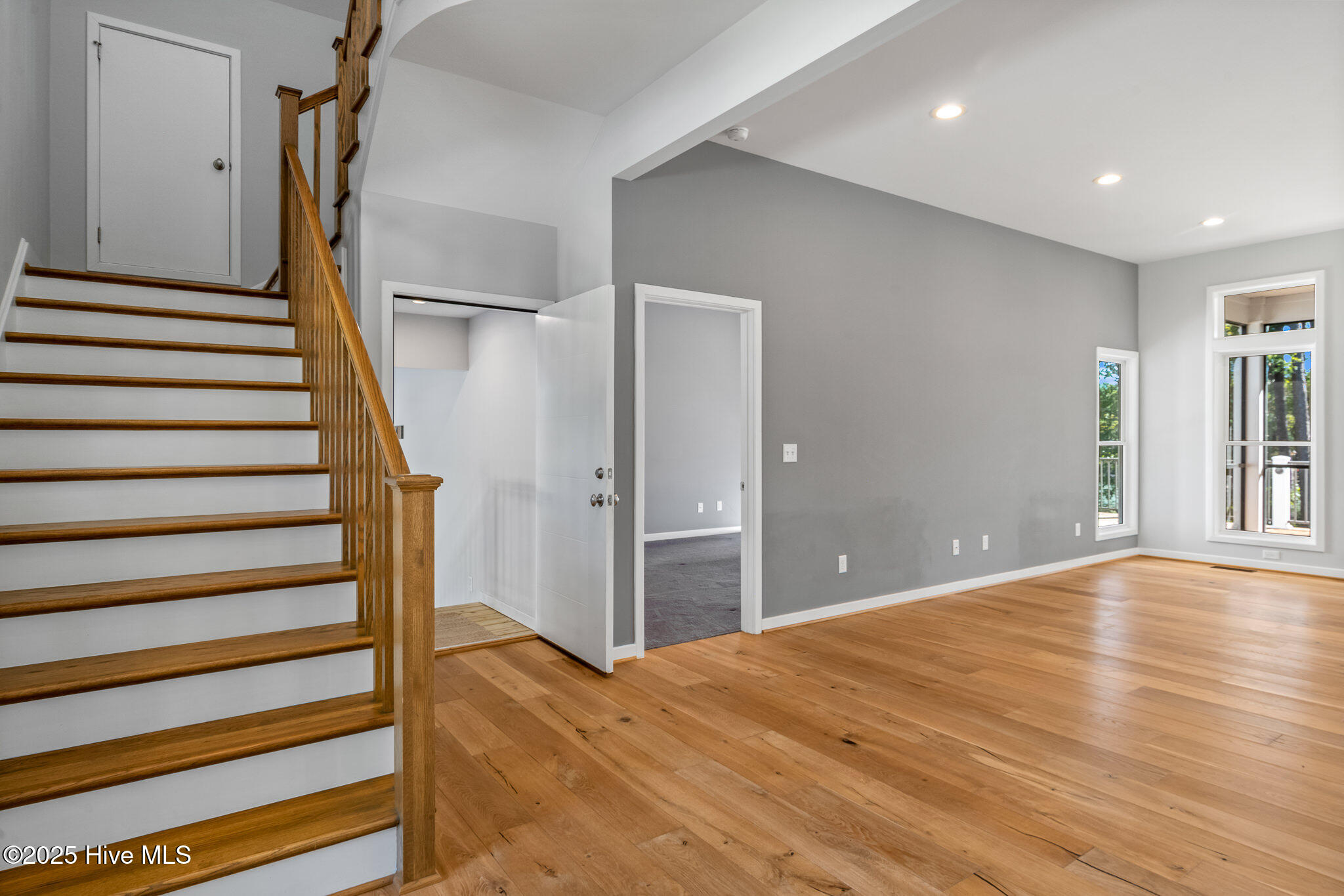 100540412 | Photo 12