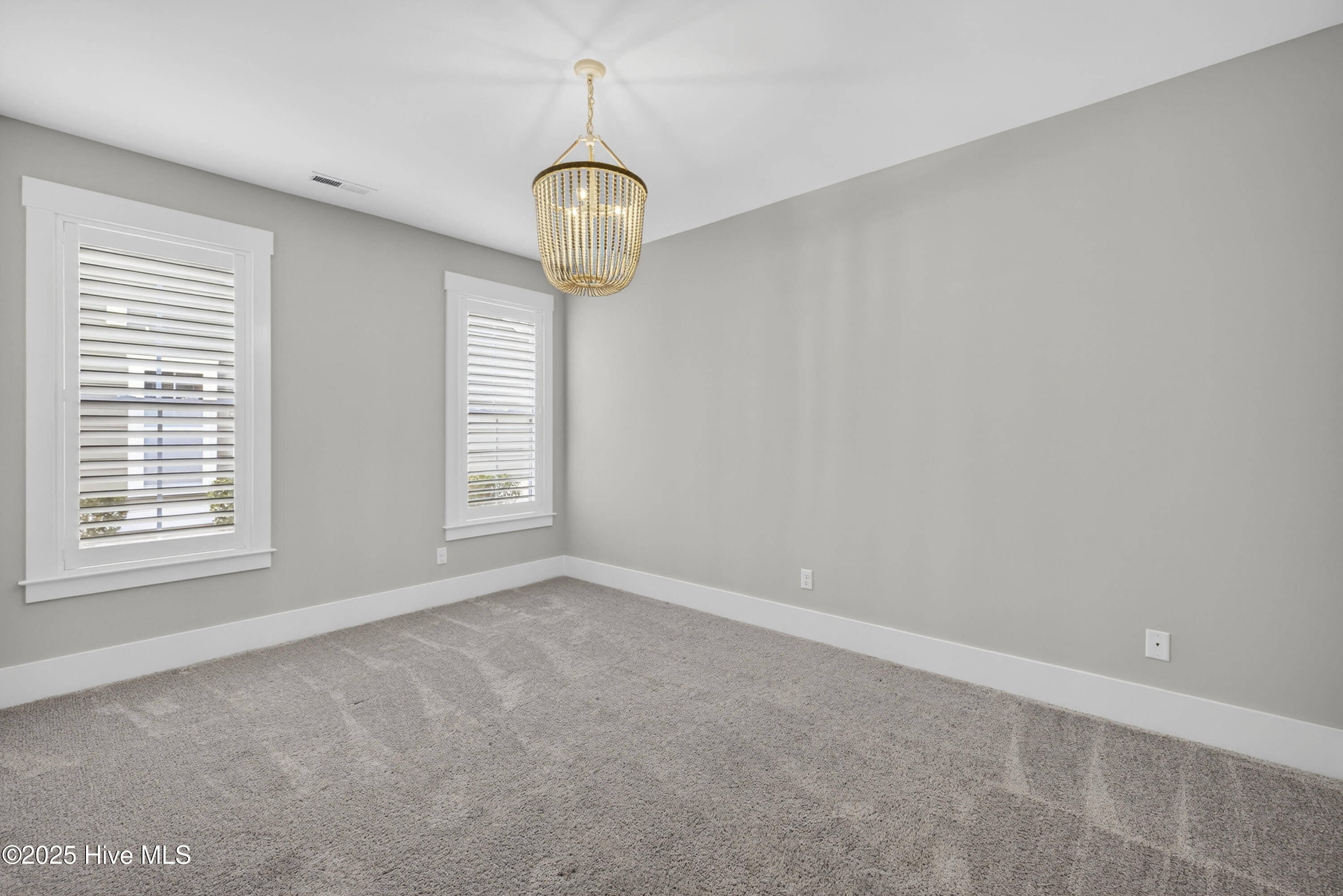 100547164 | Photo 26