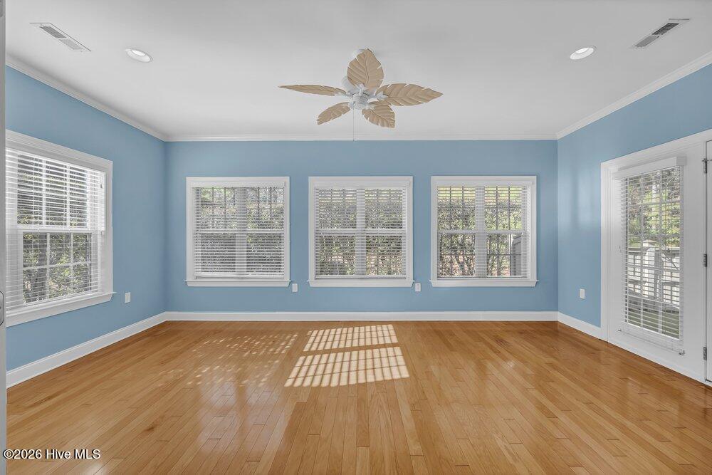 100552170 | Photo 10