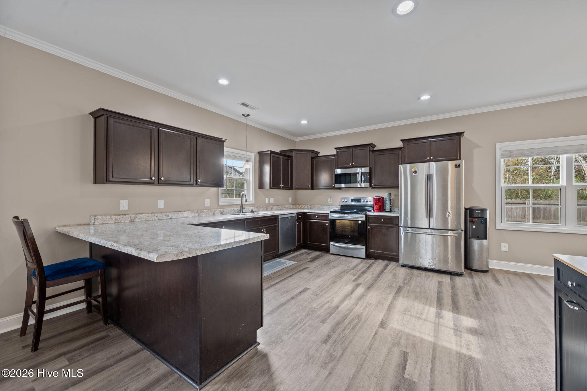 100549610 | Photo 10