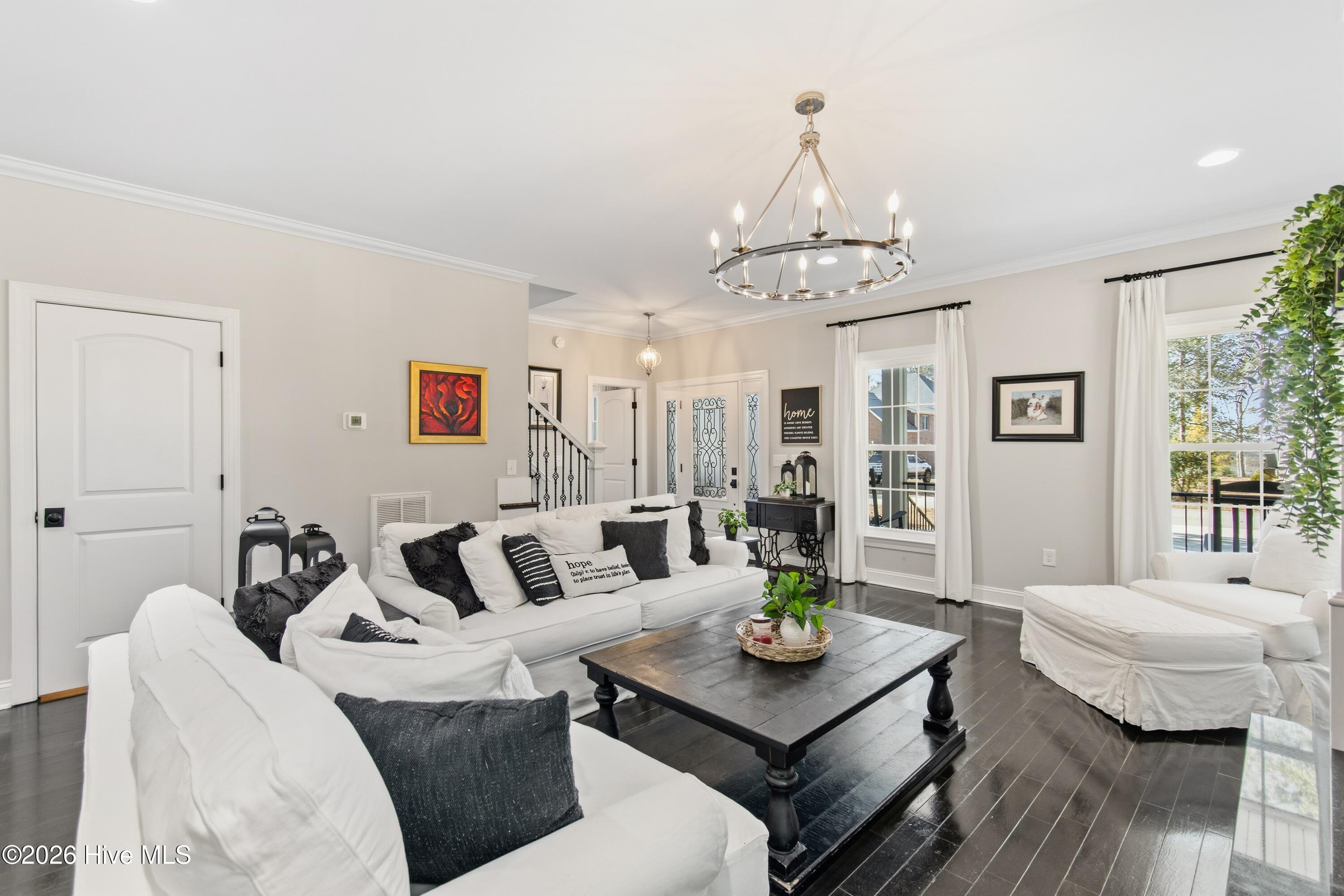 100550305 | Photo 17