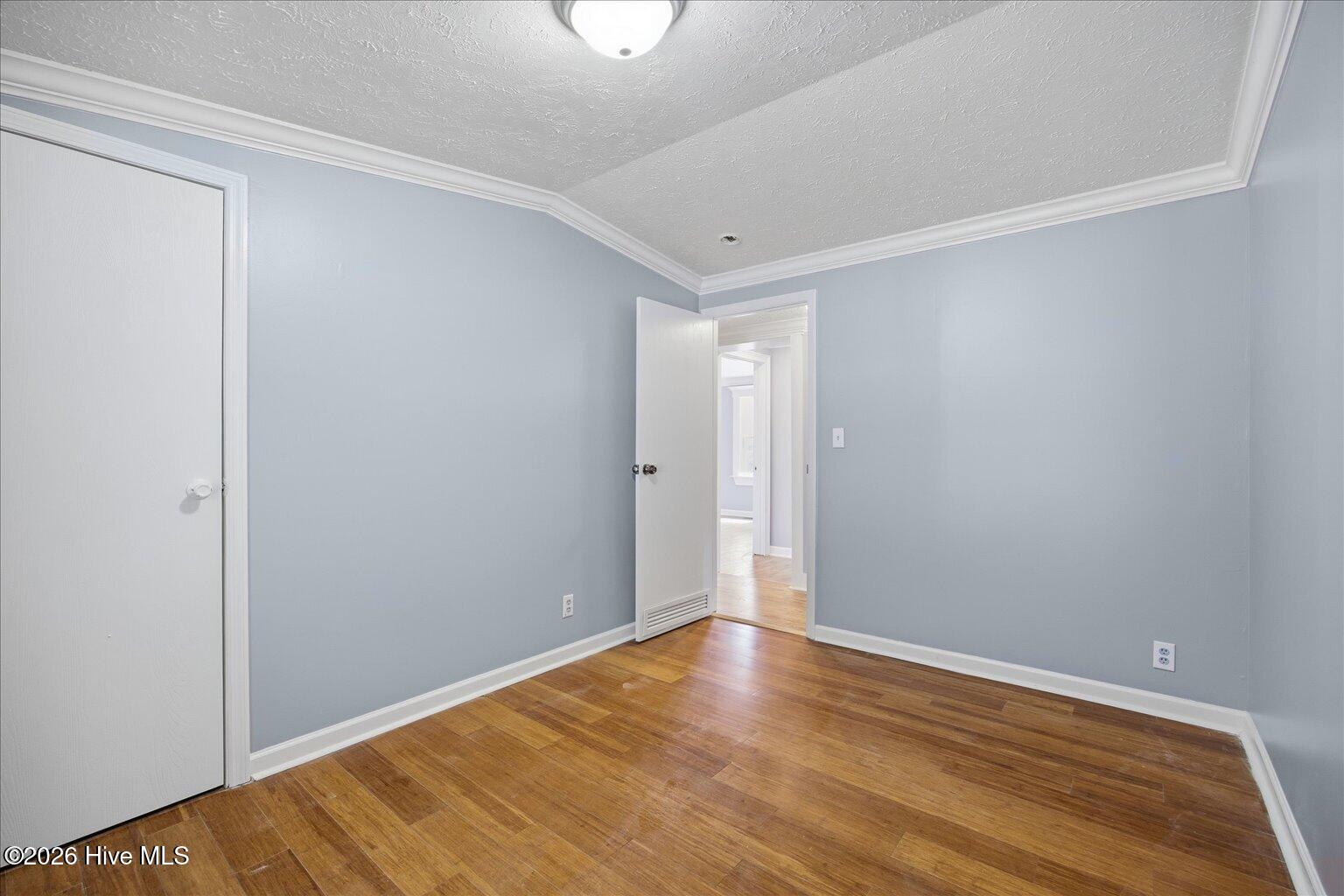 100565054 | Photo 57