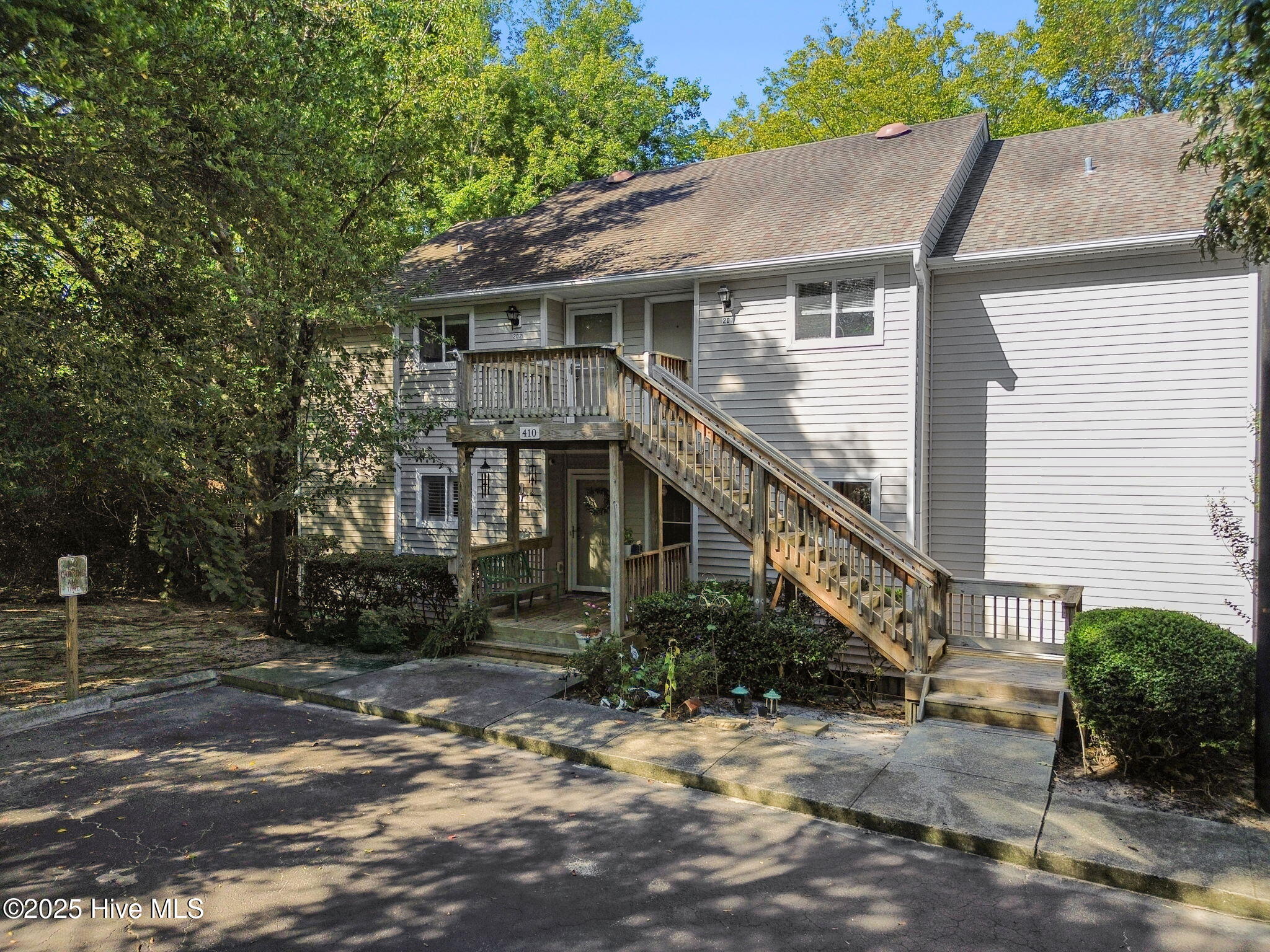 410 Forest Park Road 102, Wilmington, NC 28409 – photo 5: 3-web-or-mls-front