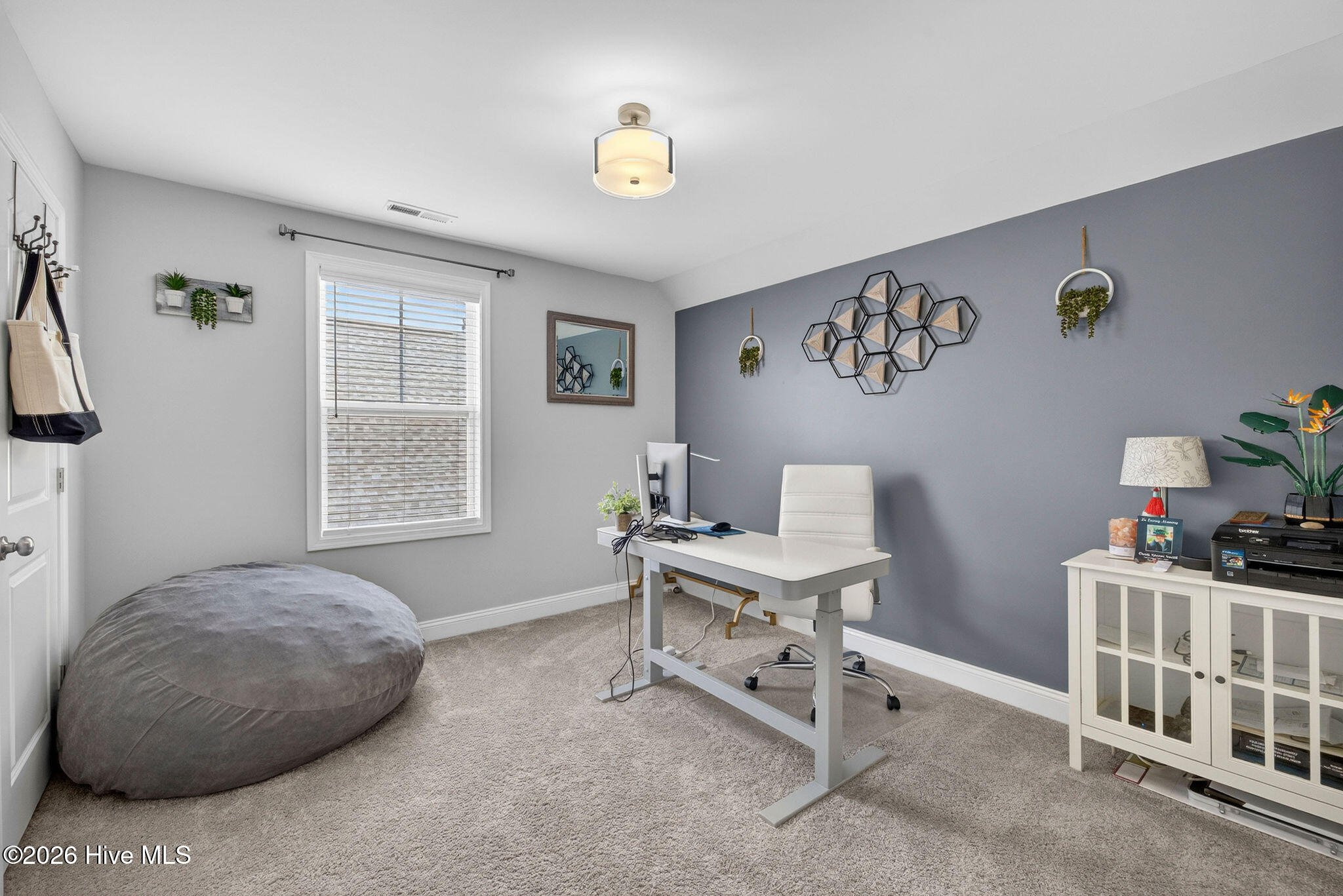 100570074 | Photo 30